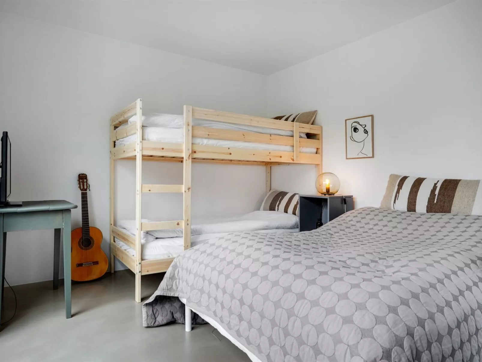 "Michael" - 400m from the sea-Drinnen