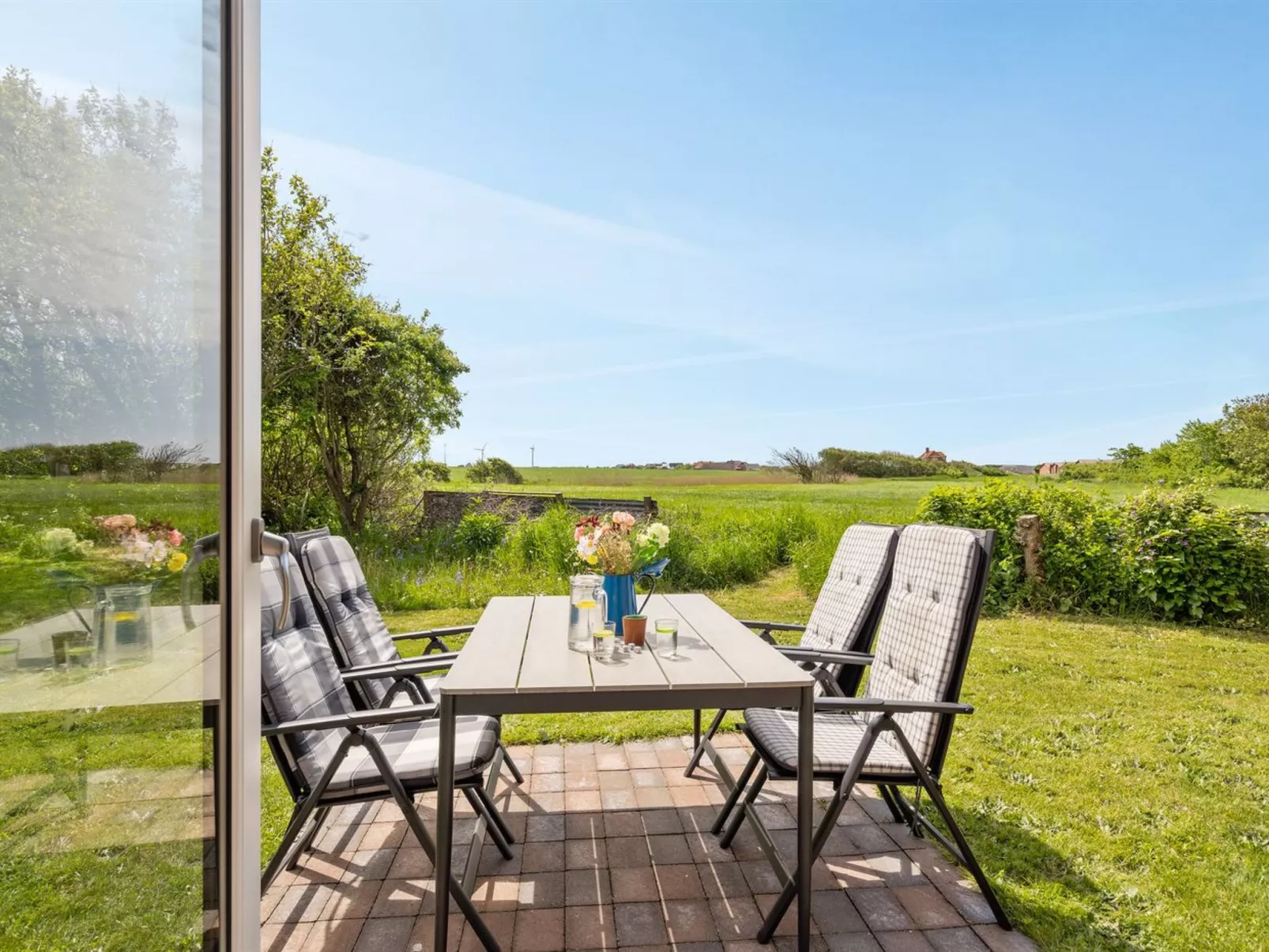 "Nevis" - 1.5km from the sea-Outside