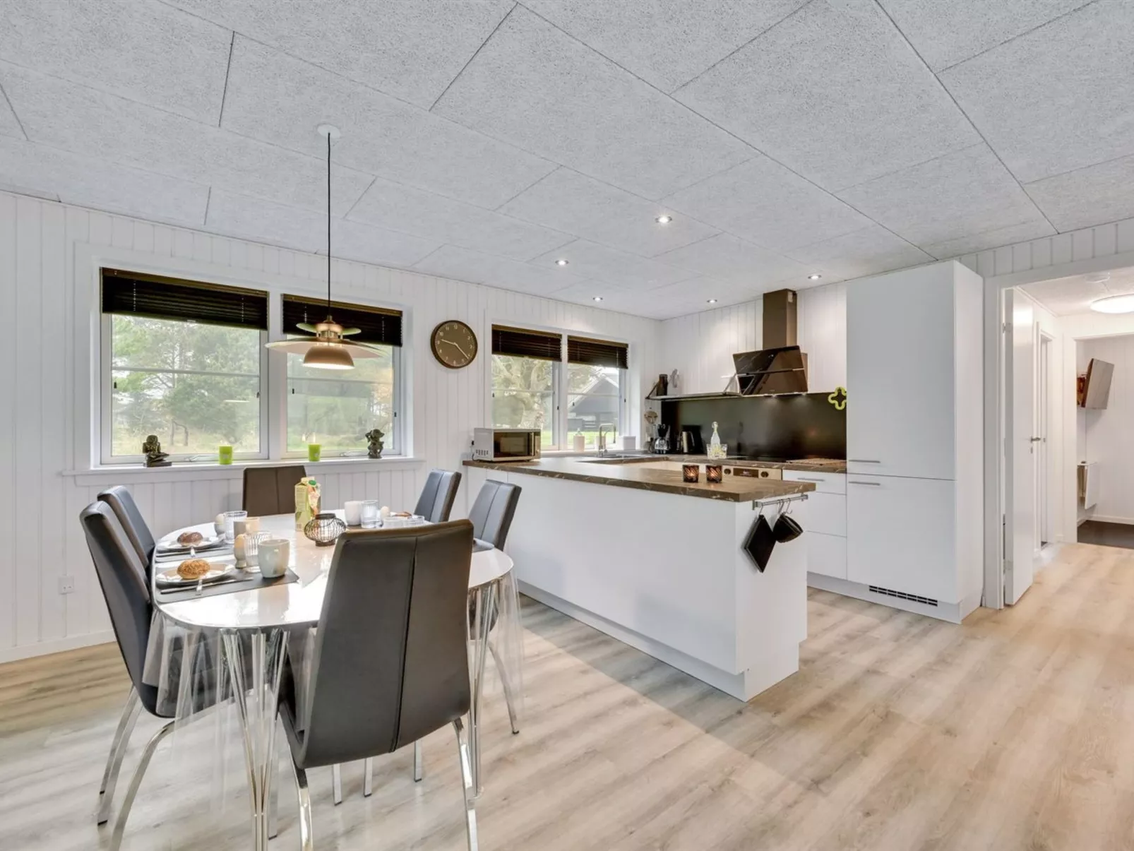 "Øn" -  from the sea-Inside