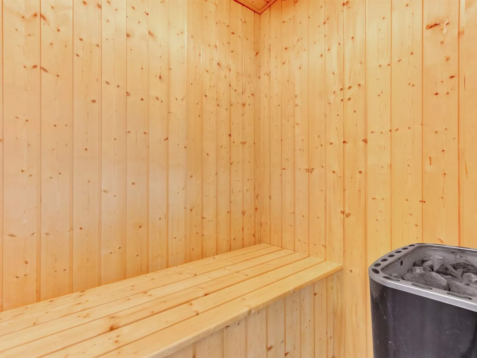 "Karina" - 150m to the fjord-Drinnen