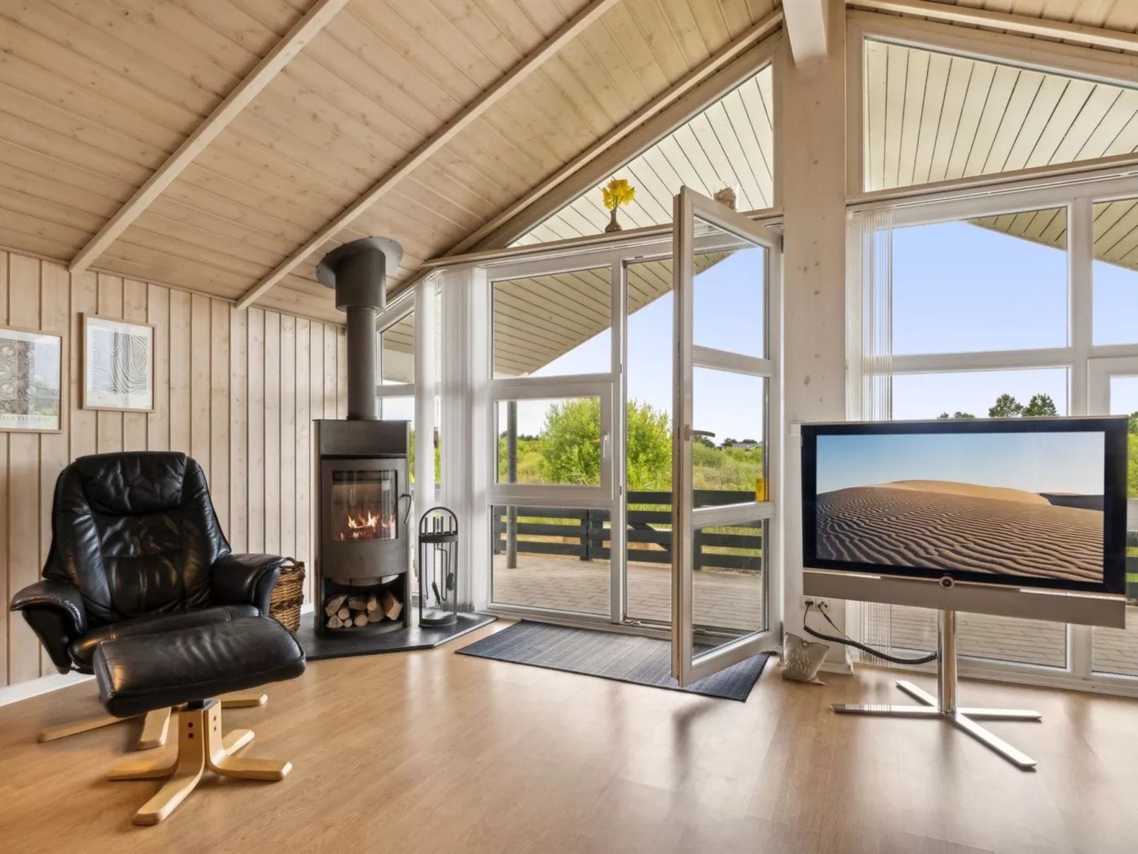 "Spurv" - 1.8km from the sea-Inside