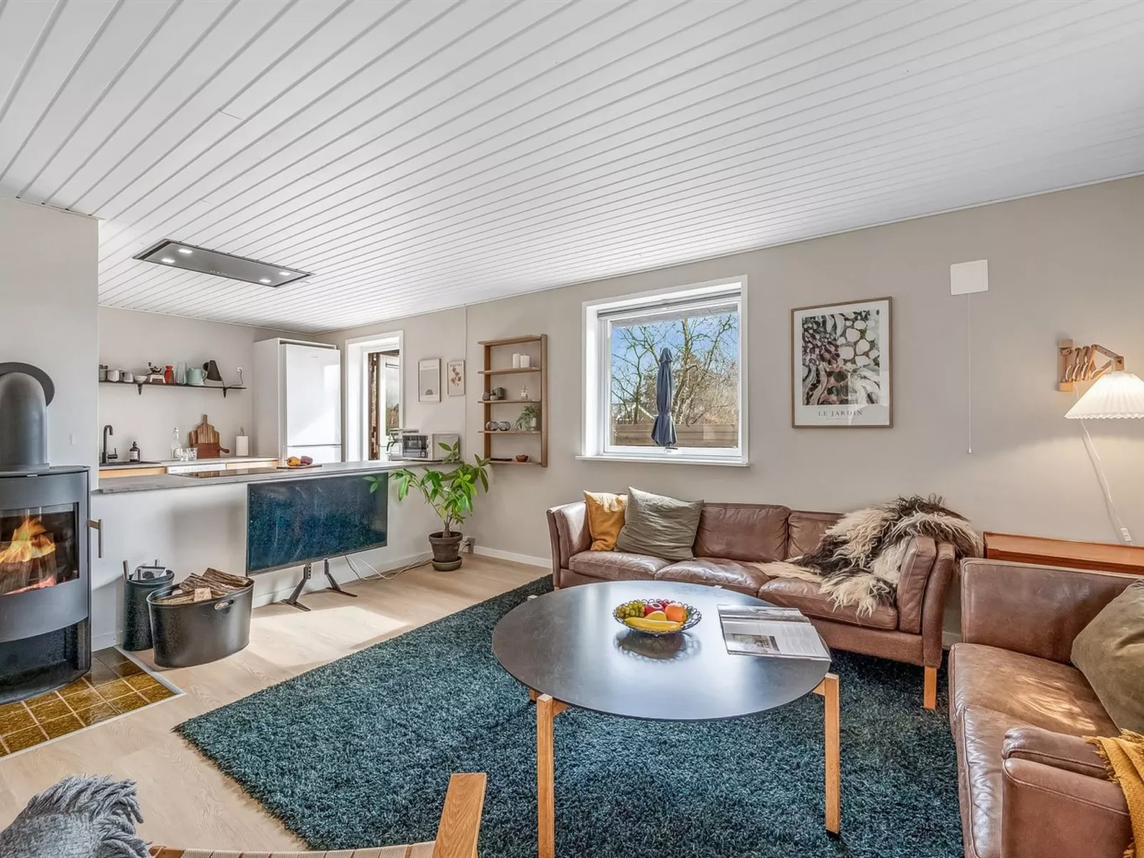 "Gundis" - 500m to the fjord-Inside