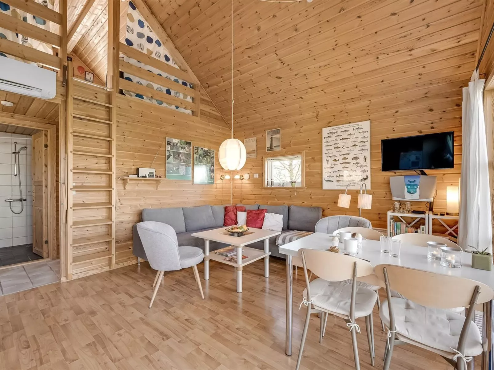 "Terese" - 45km from the sea-Inside