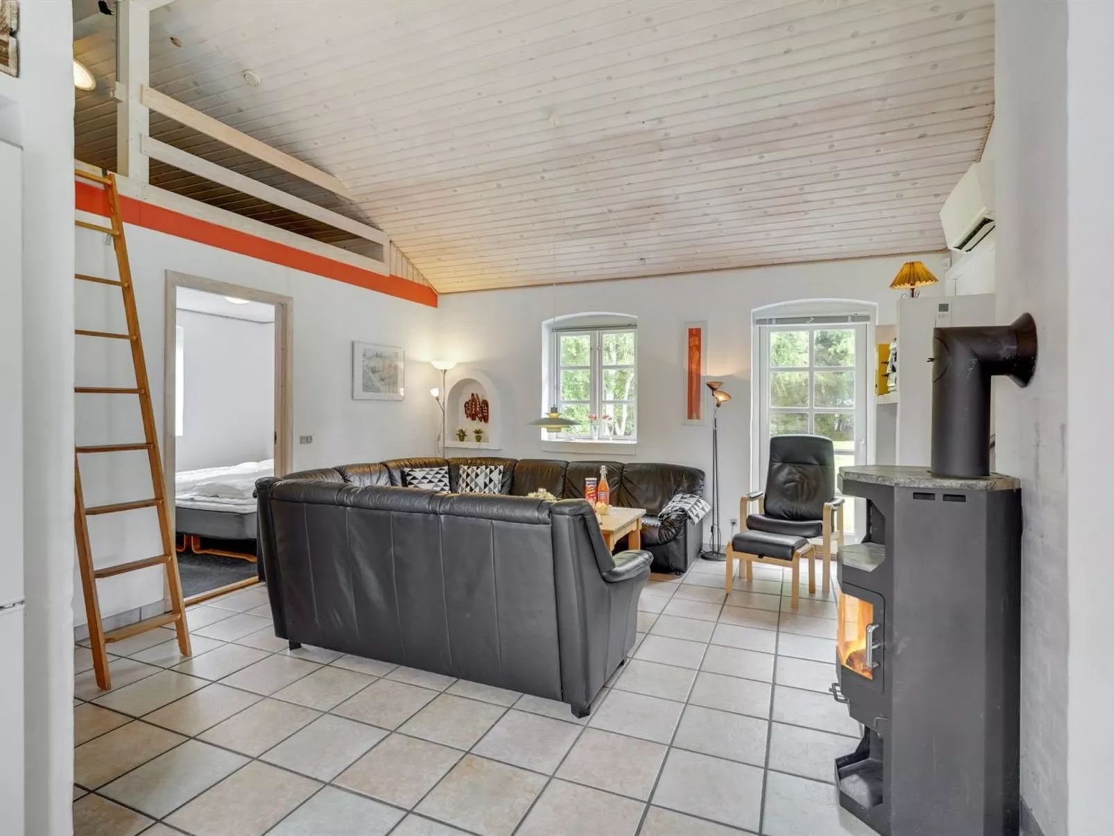 "Kalotta" - 3.2km from the sea-Drinnen