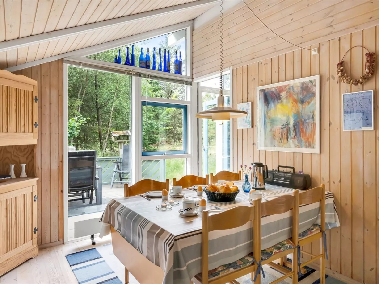 "Aamu" - 300m to the fjord-Inside