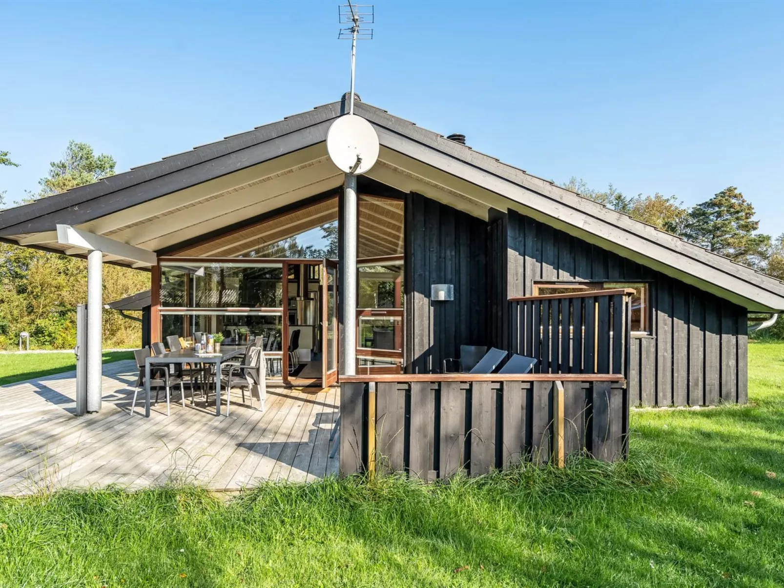 "Emeli" - 1.3km from the sea-Outside