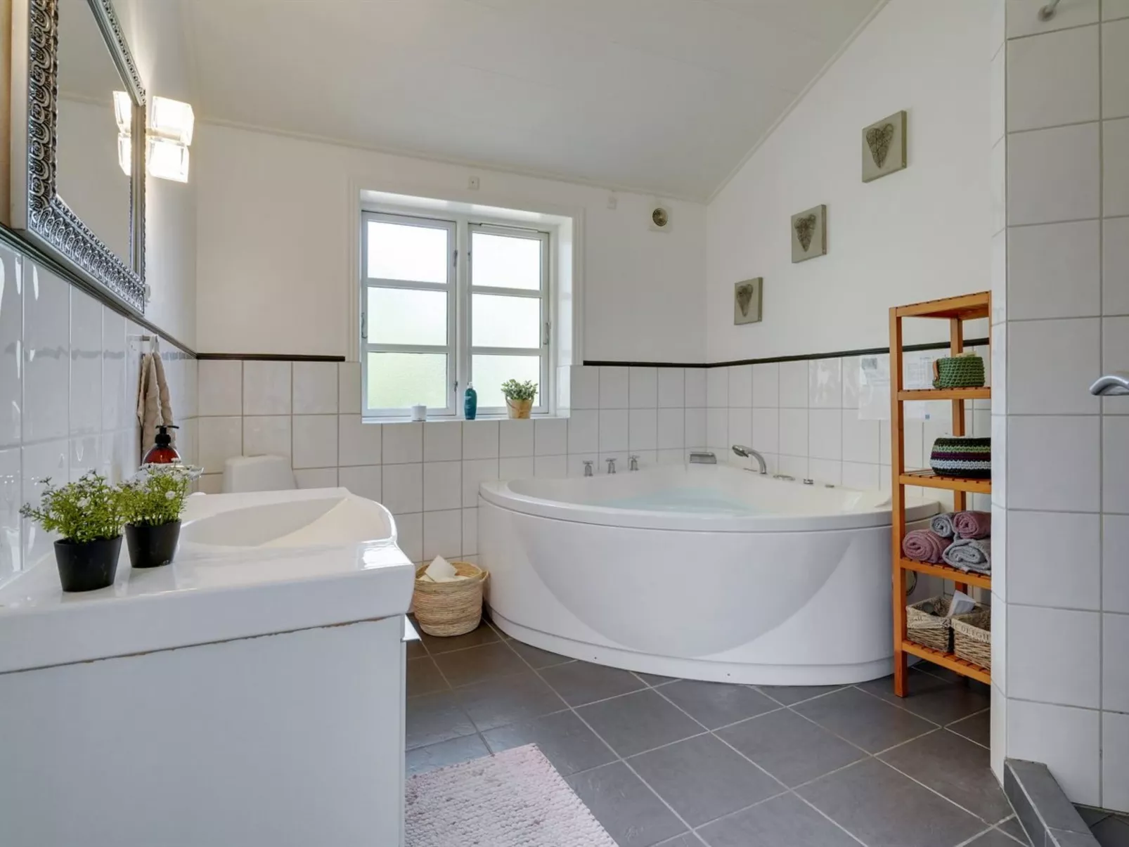 "Amon" - 670m from the sea-Inside