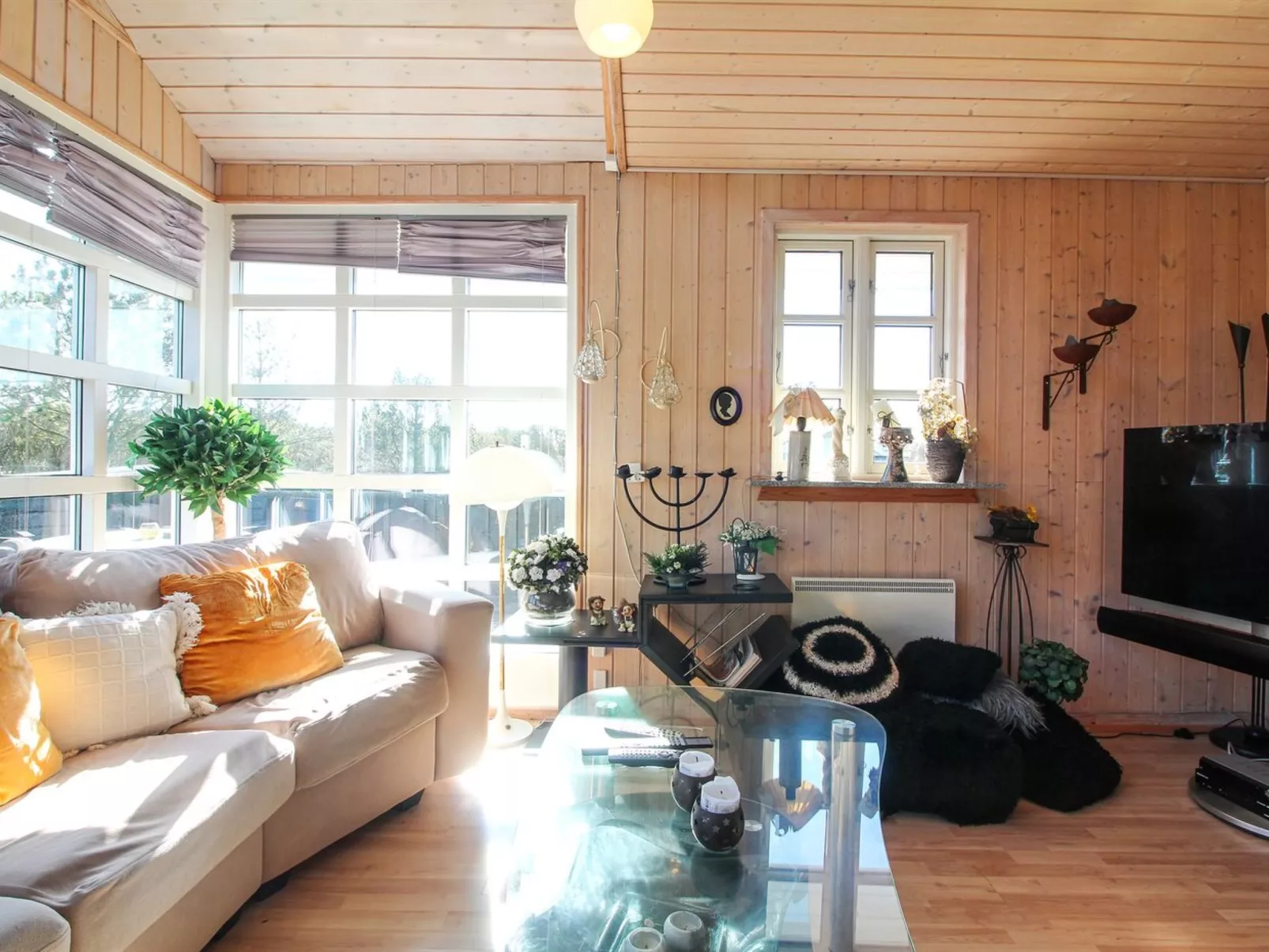 "Bjari" - 850m from the sea-Inside