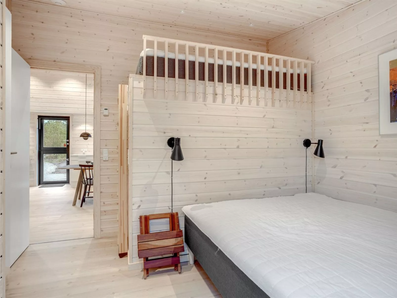 "Gunnor" - 1.3km from the sea-Inside