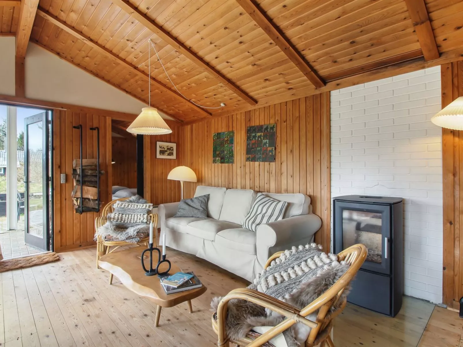 "Nestori" - 950m from the sea-Inside