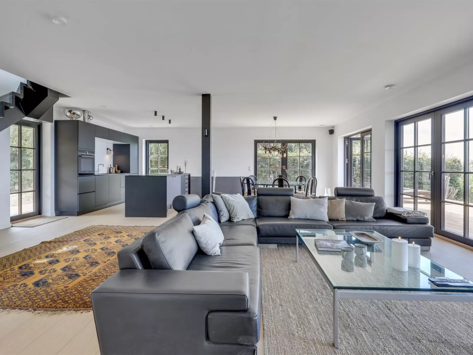 "Thormoth" - 200m from the sea-Inside