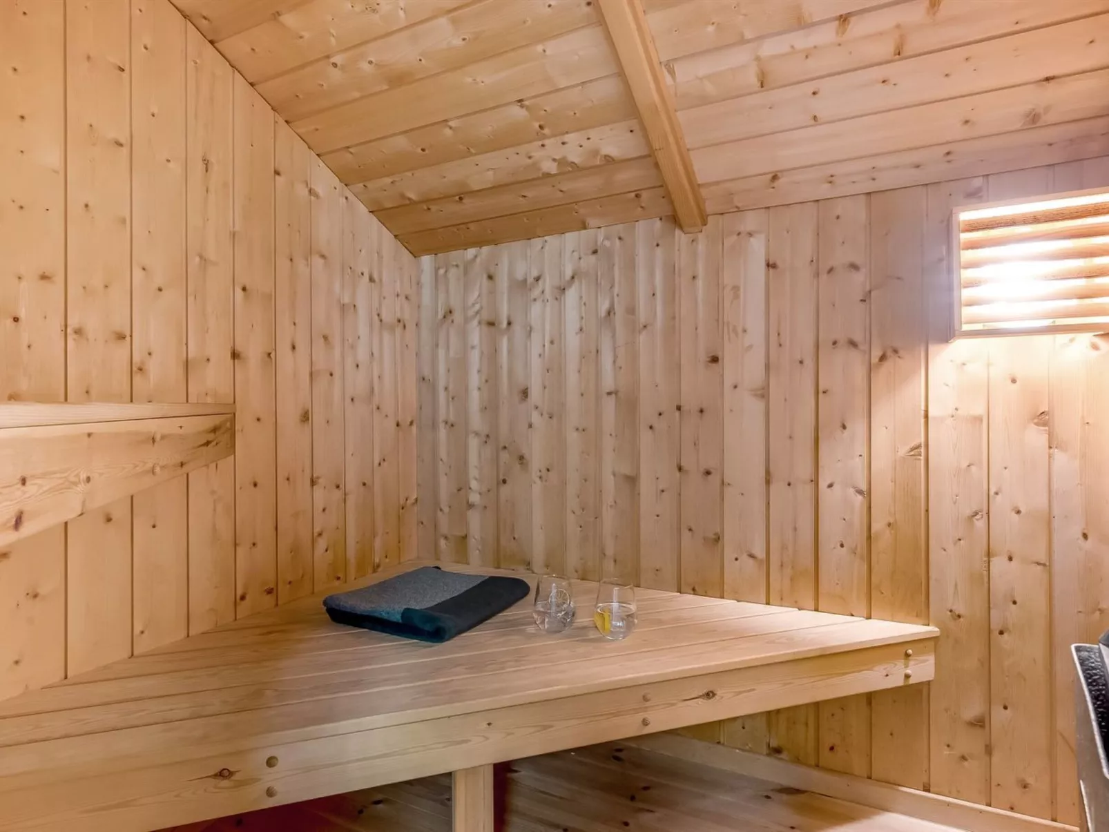 "Mimo" - 150m from the sea-Drinnen