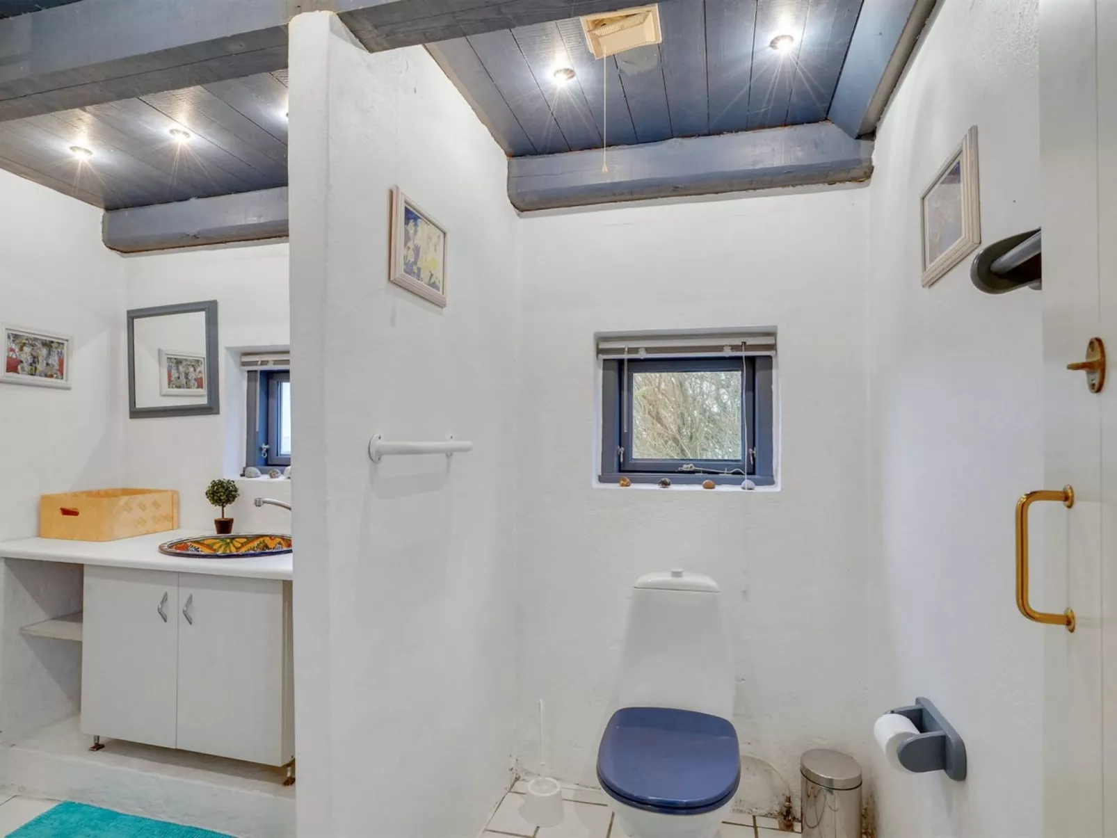 "Althea" - 750m to the fjord-Inside