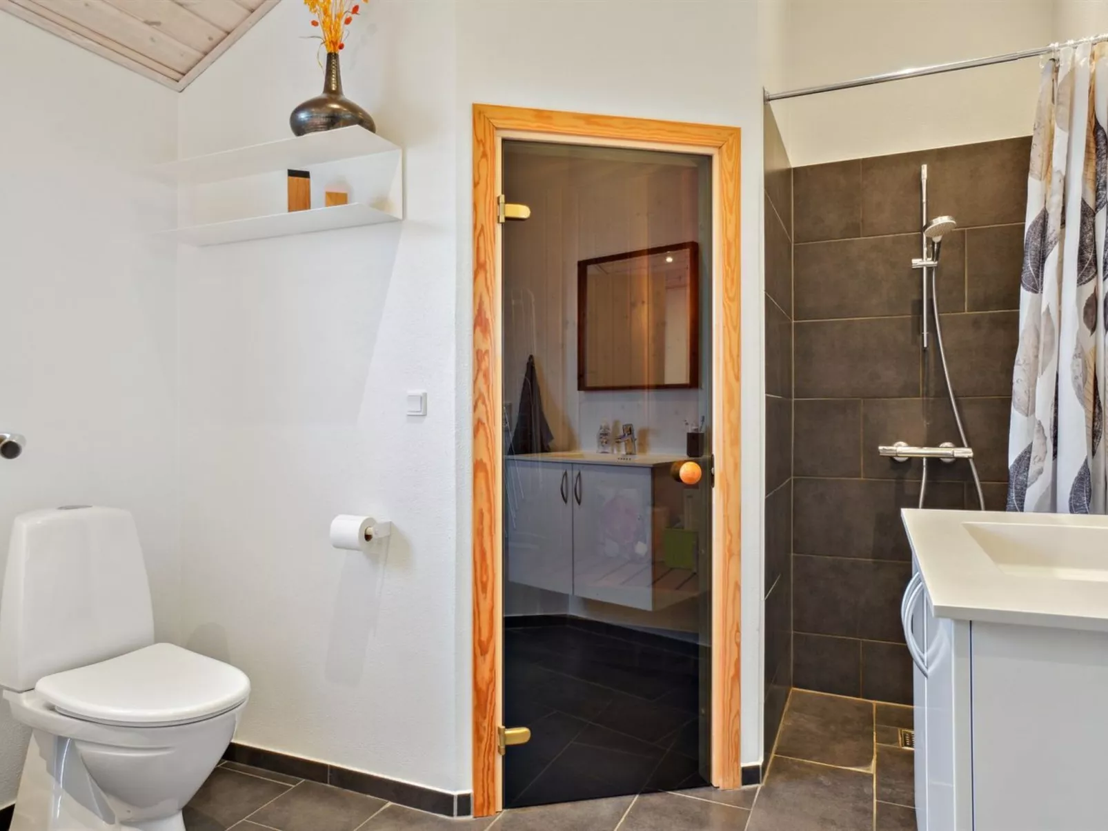 "Dyke" - 1.5km from the sea-Inside