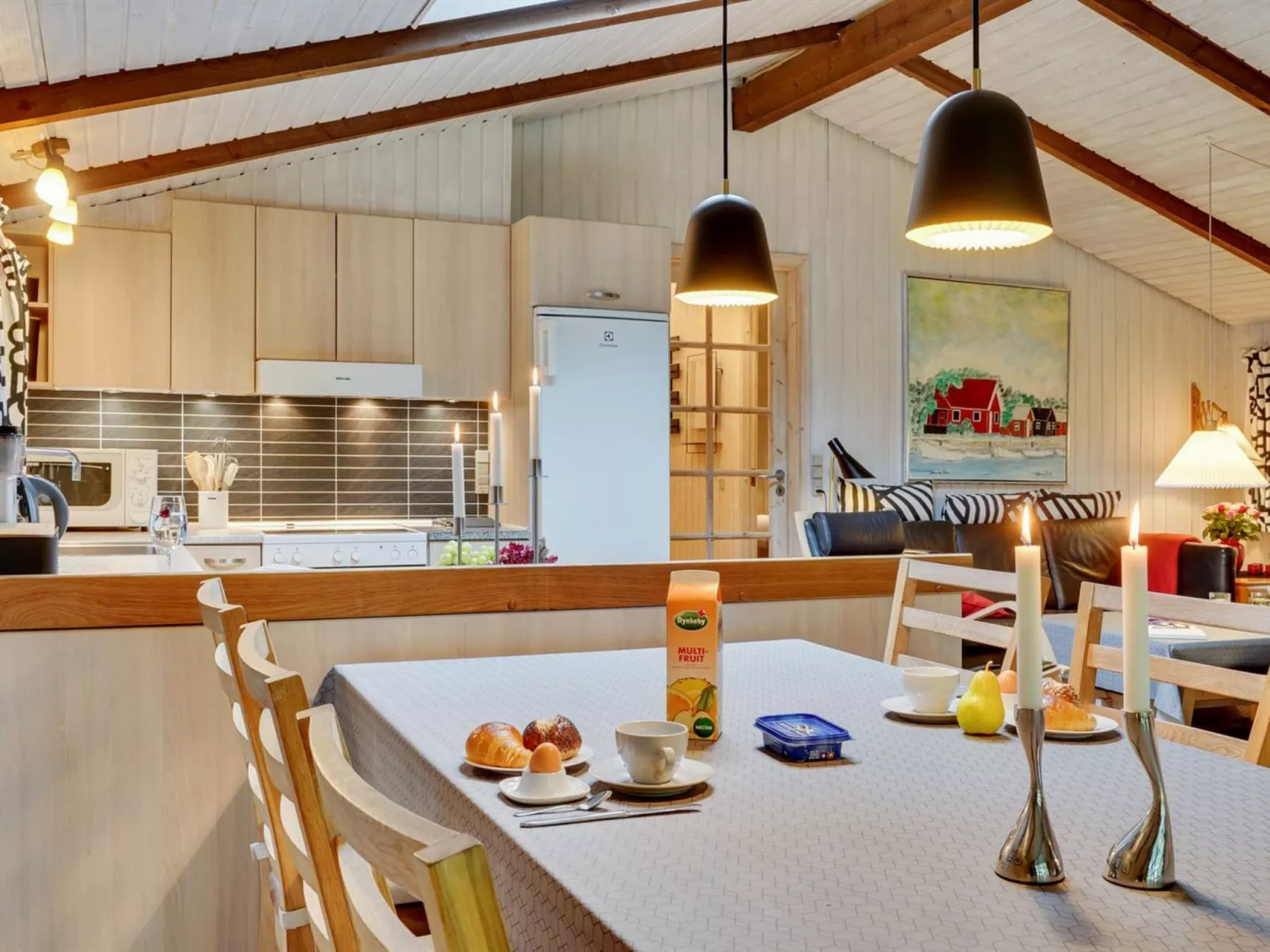 "Gail" - 400m to the fjord-Inside