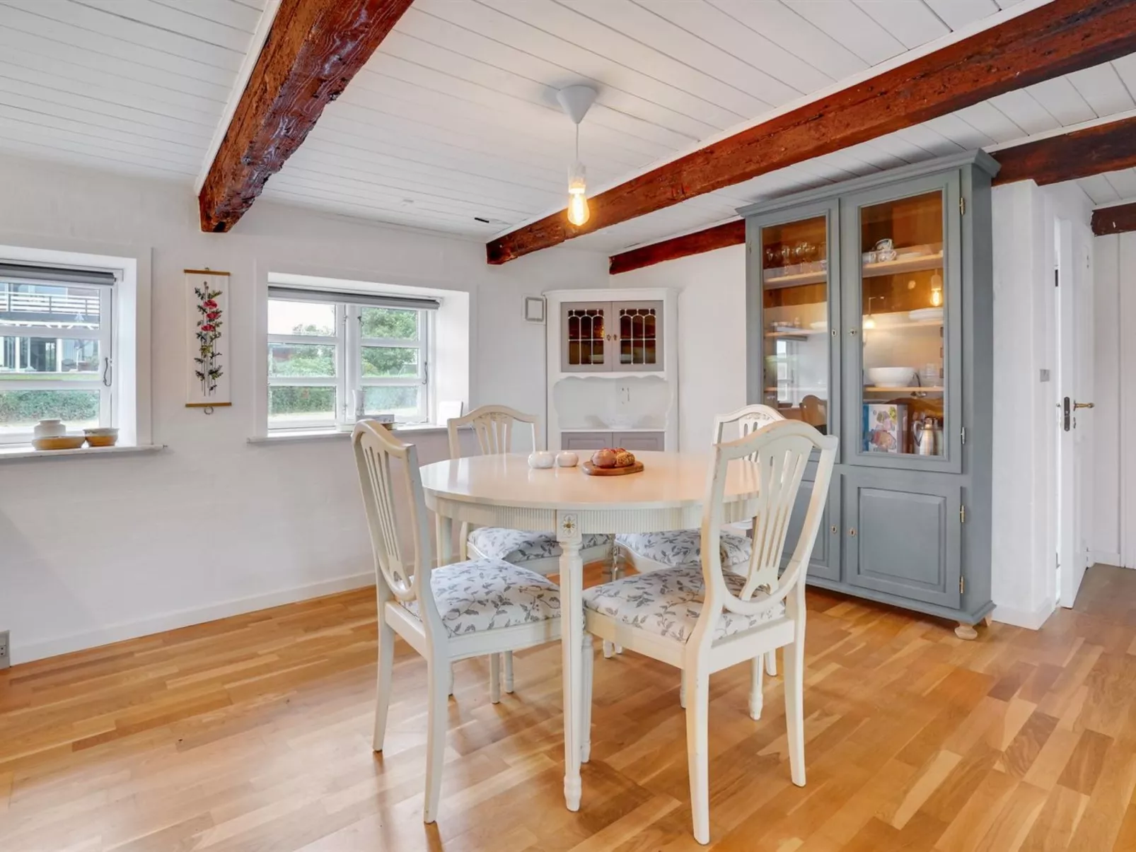 "Miko" - 19km from the sea-Inside