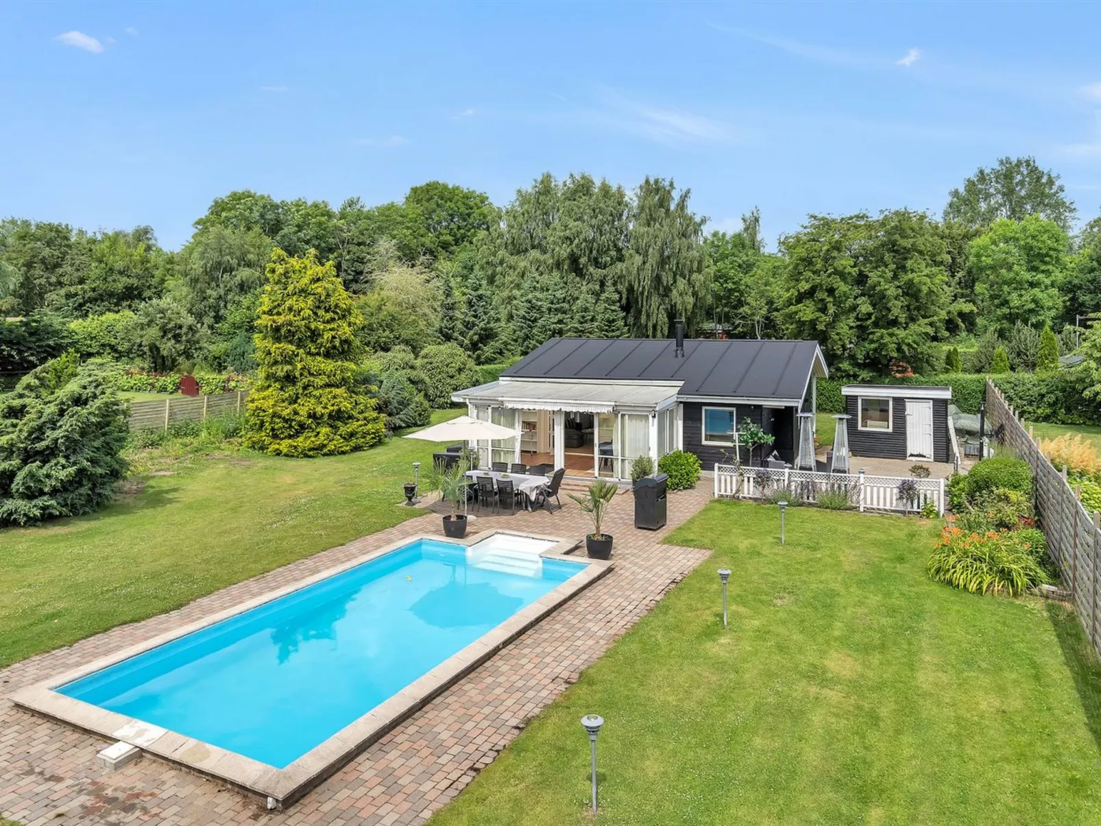 "Fentje" - 375m to the fjord-Outside