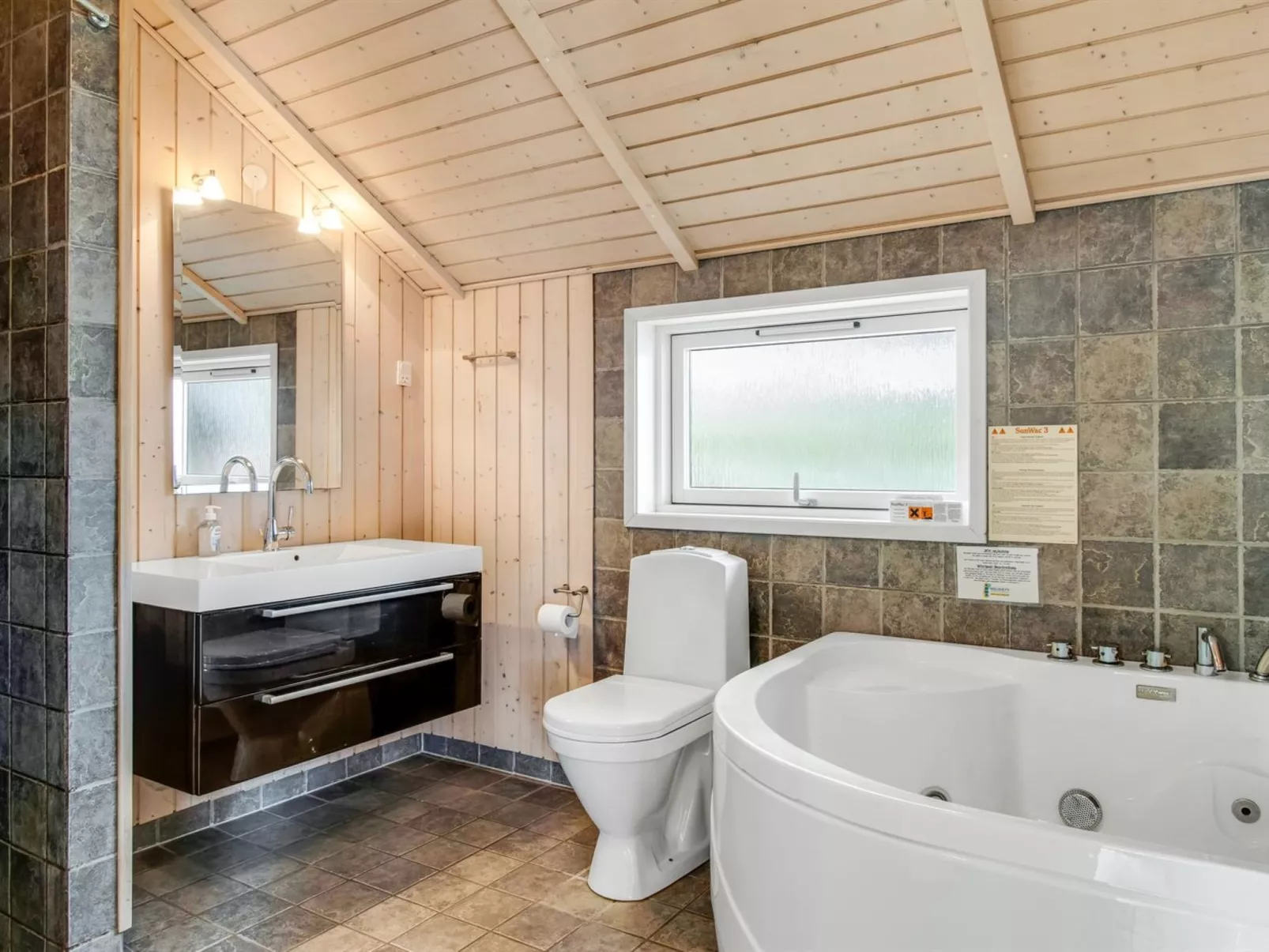 "Svenny" - 800m from the sea-Dedans