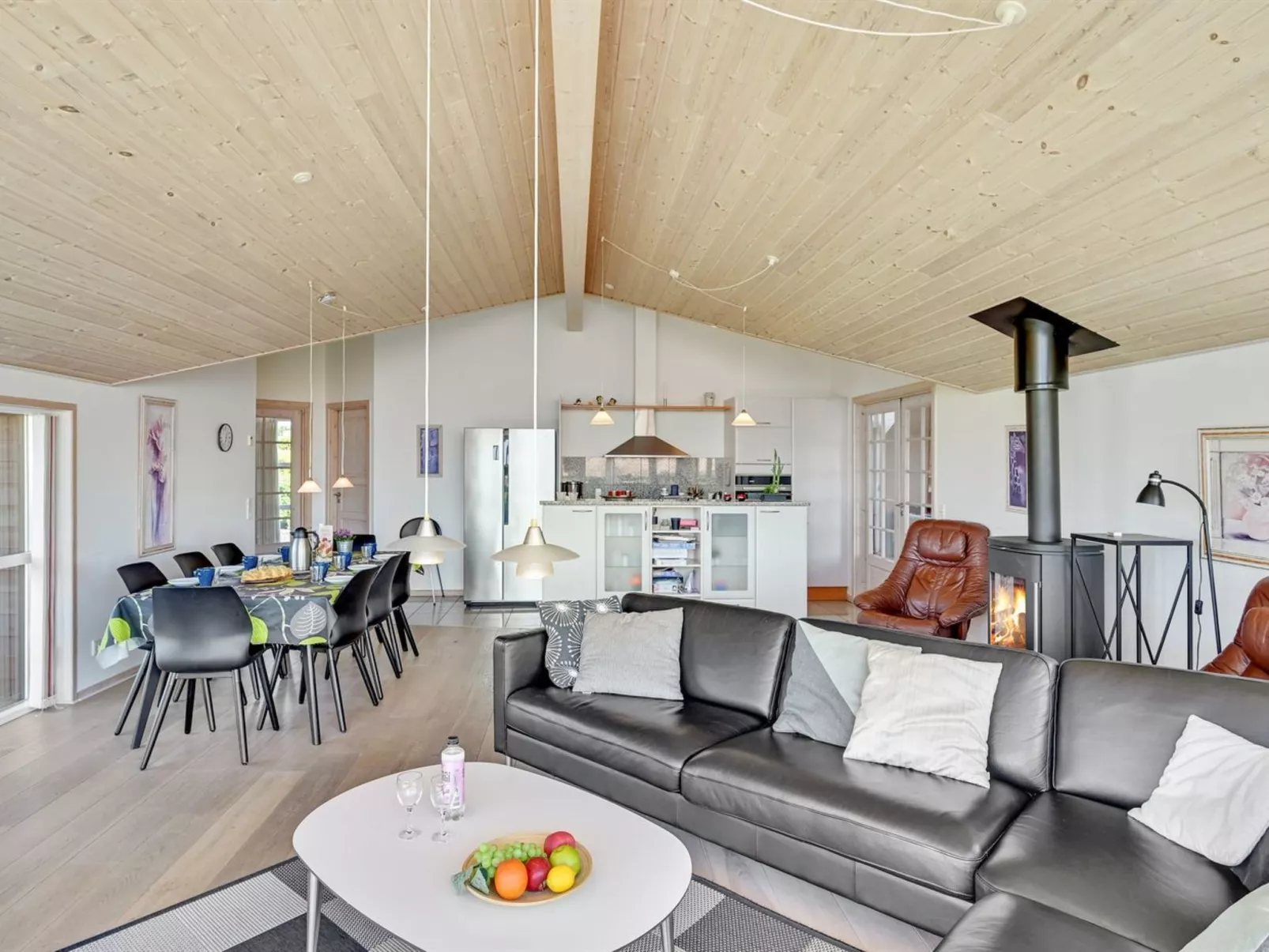 "Guthmar" - 350m to the fjord-Inside