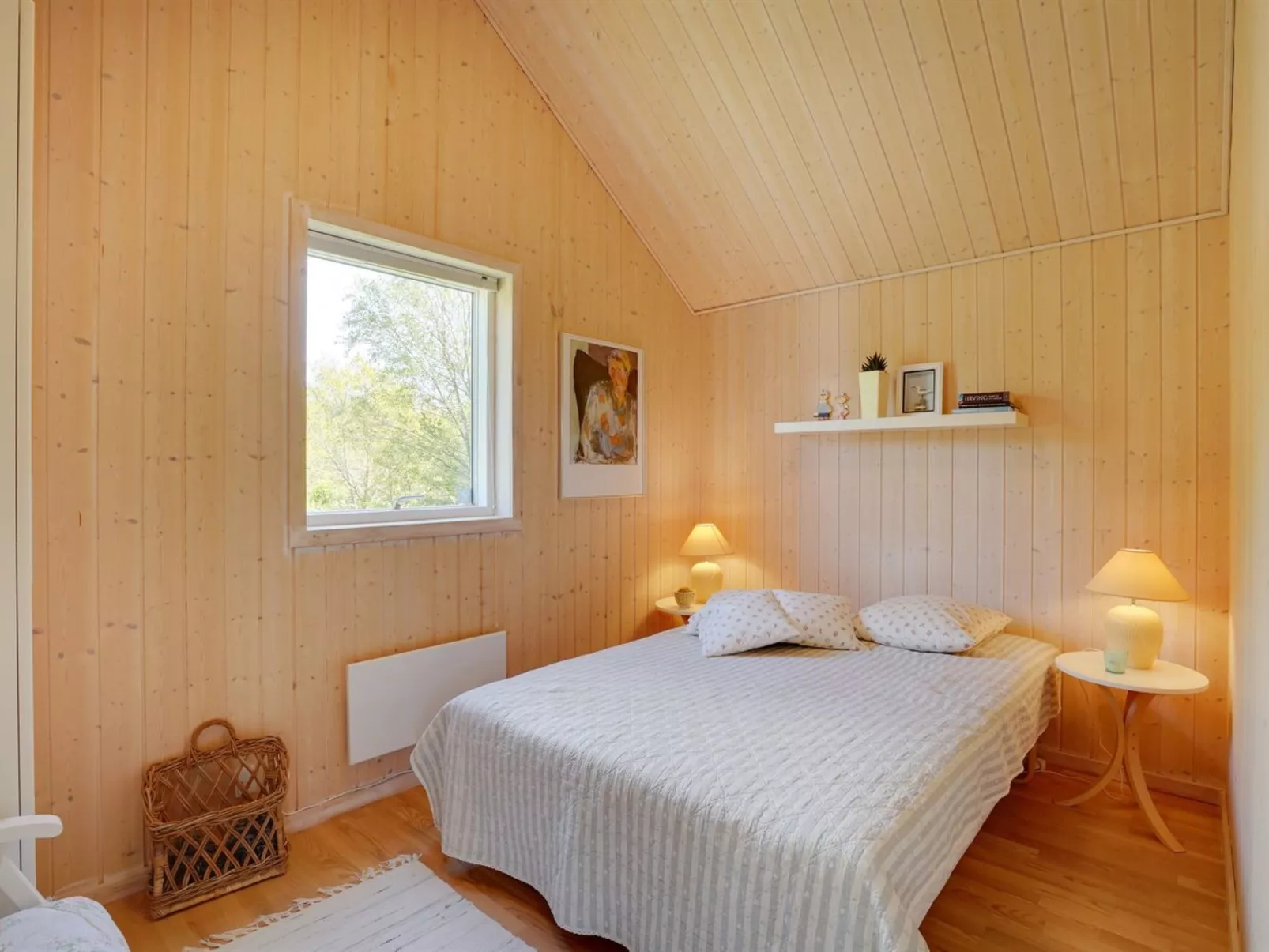 "Eireen" - 600m to the fjord-Inside