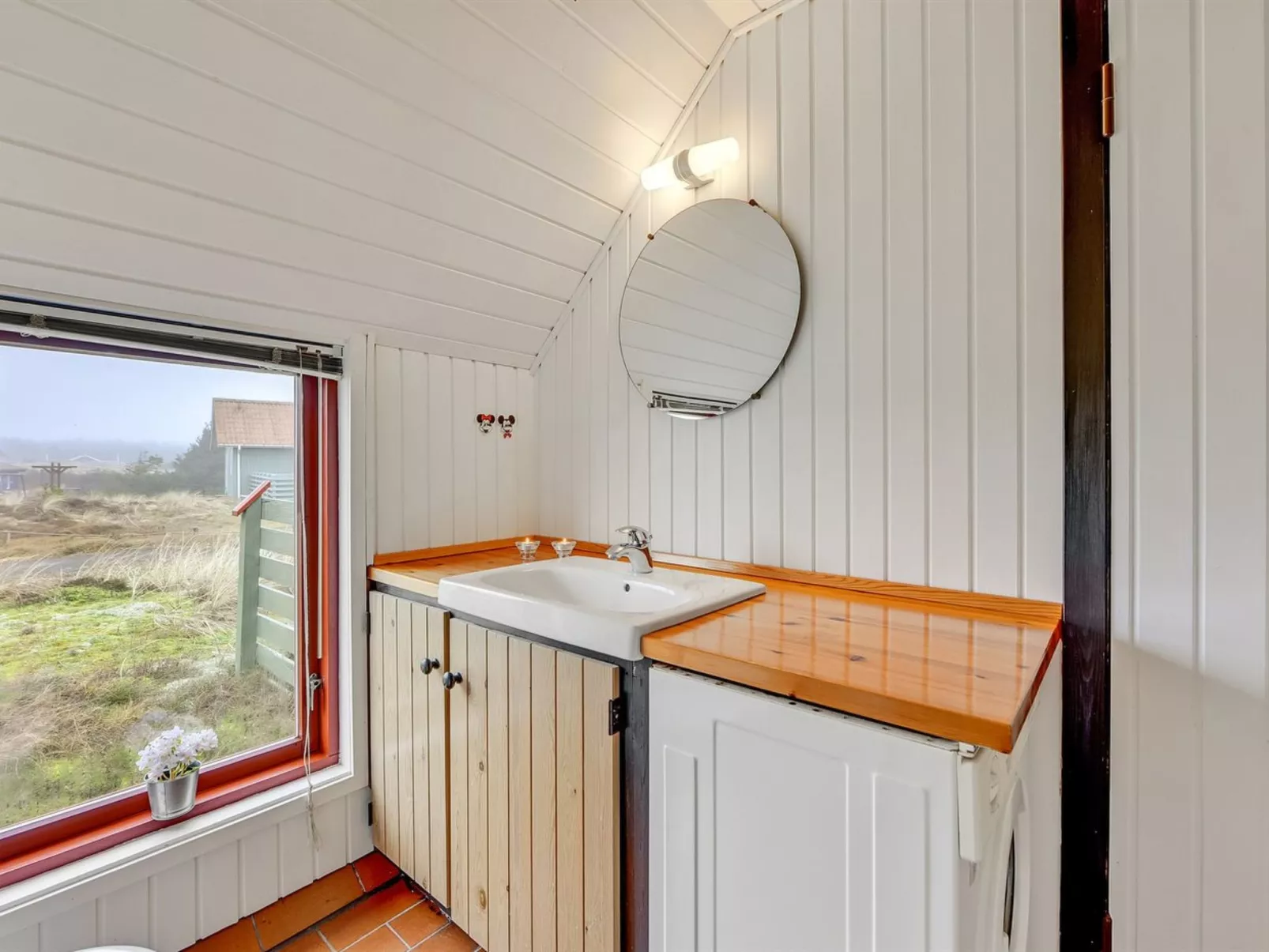 "Rayne" -  from the sea-Drinnen