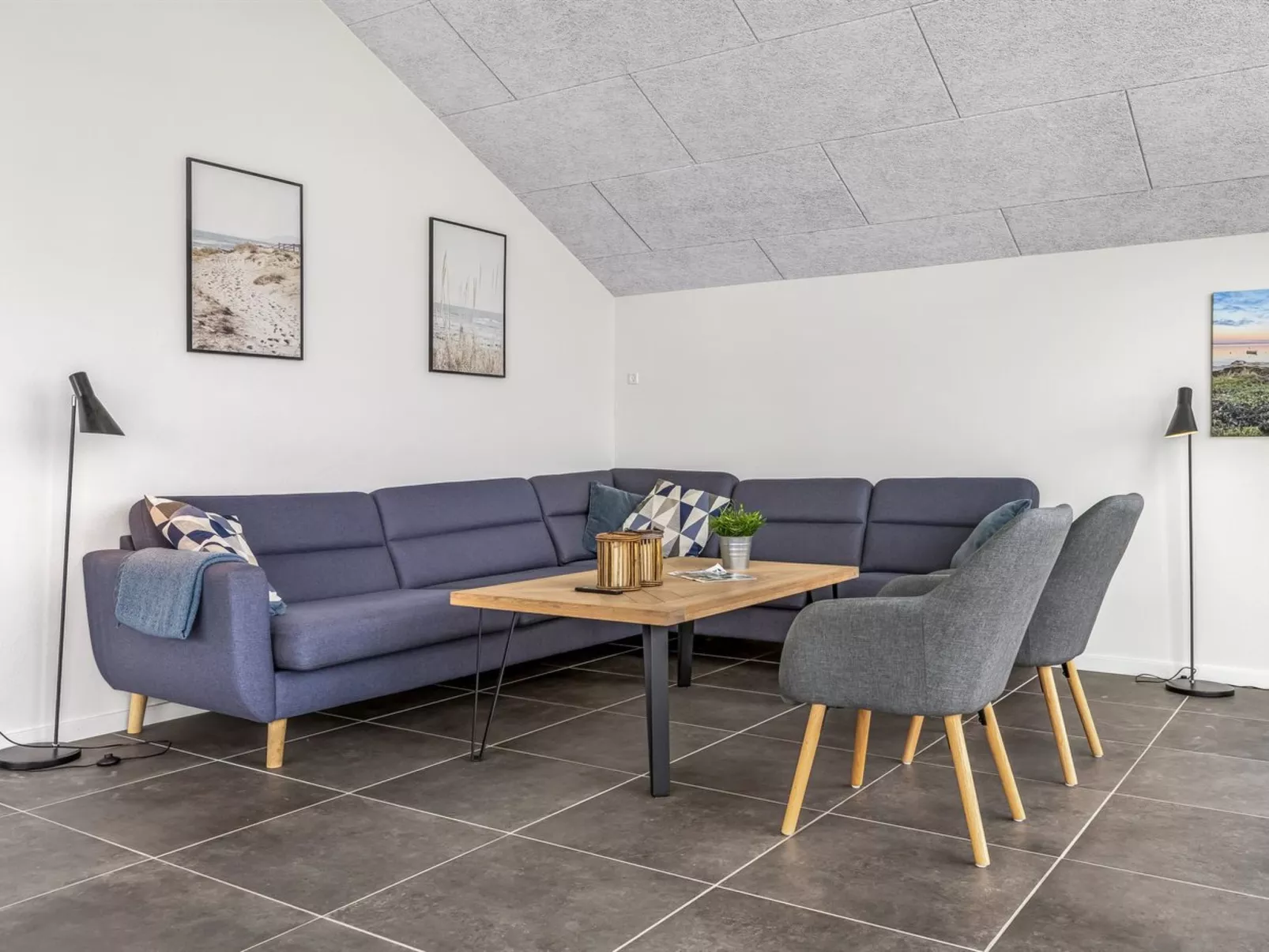 "Eino" - 30m from the sea-Inside