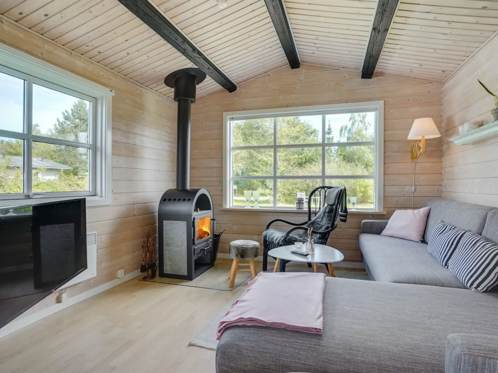 "Botwith" - 400m from the sea-Inside