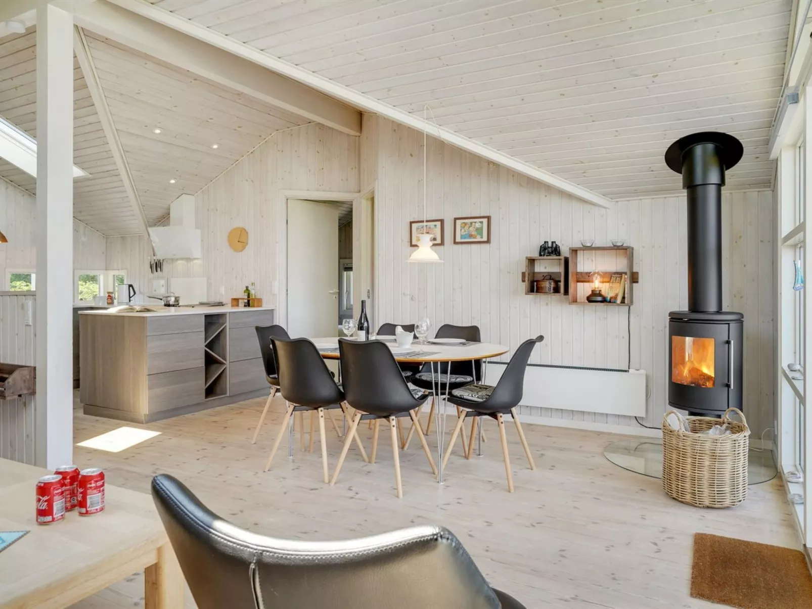 "Diertje" - 10m from the sea-Inside