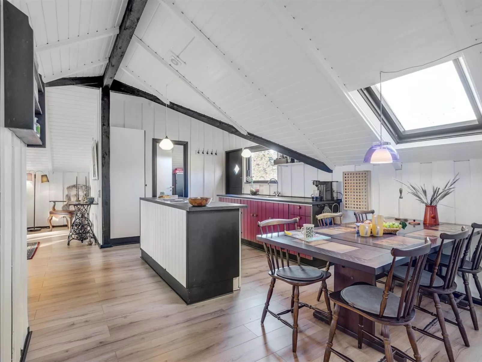 "Raita" - 350m to the fjord-Drinnen