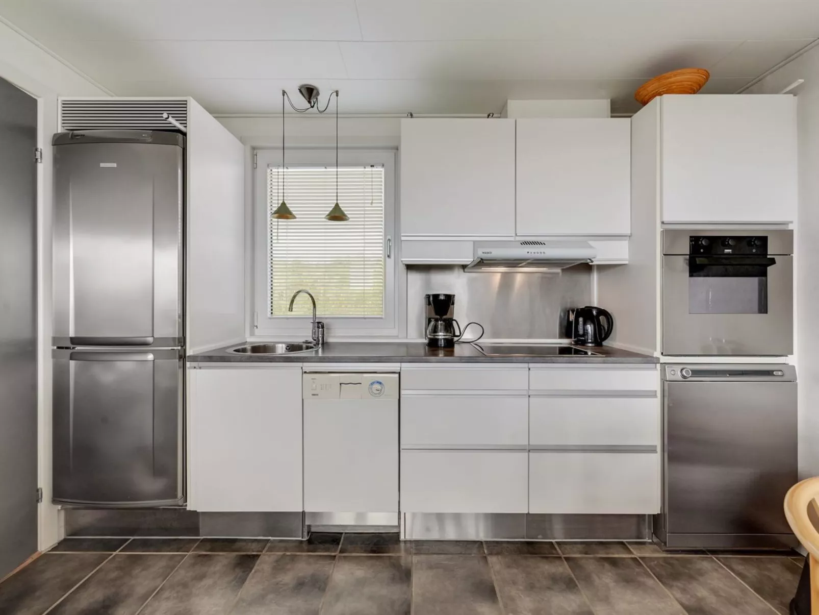 "Elizabeta" - 100m to the fjord-Drinnen