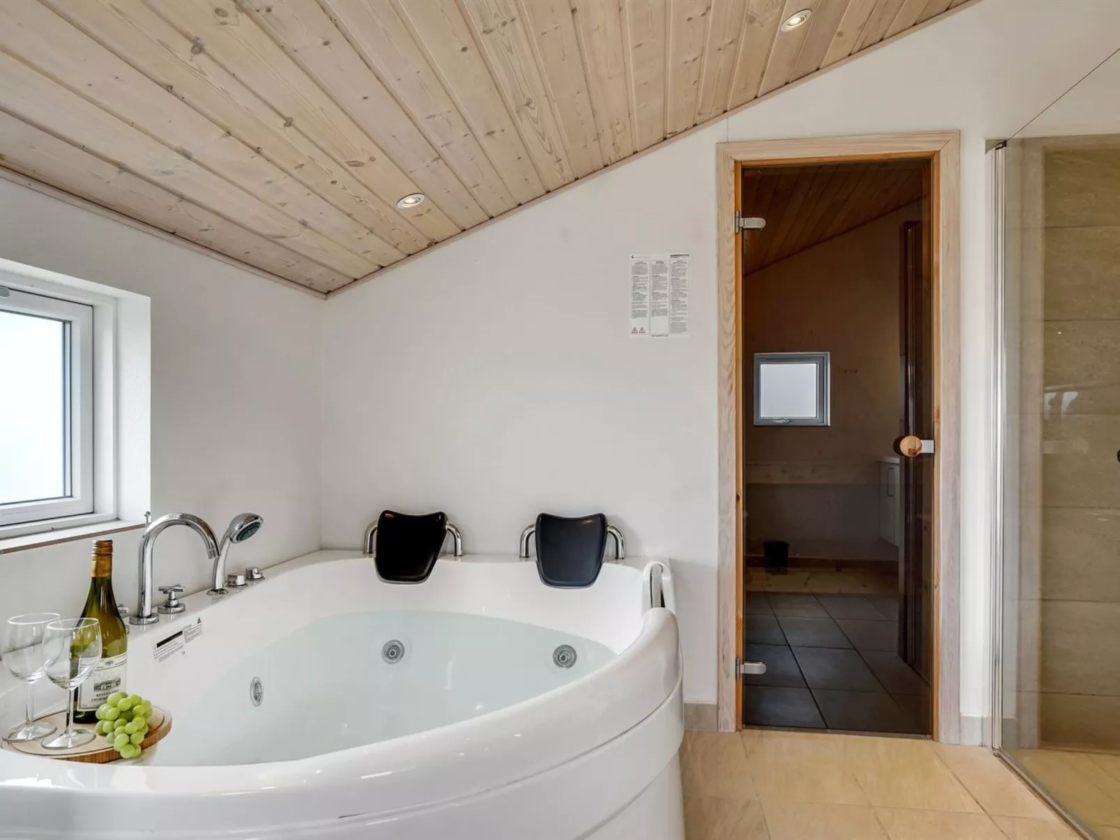 "Frido" - 400m from the sea-Dedans