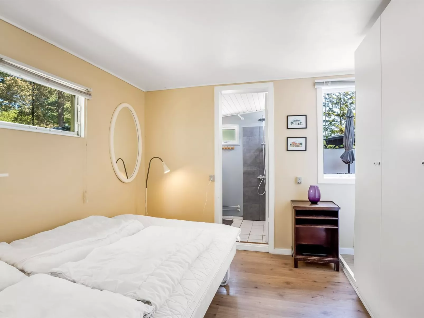 "Carly" - 100m from the sea-Drinnen