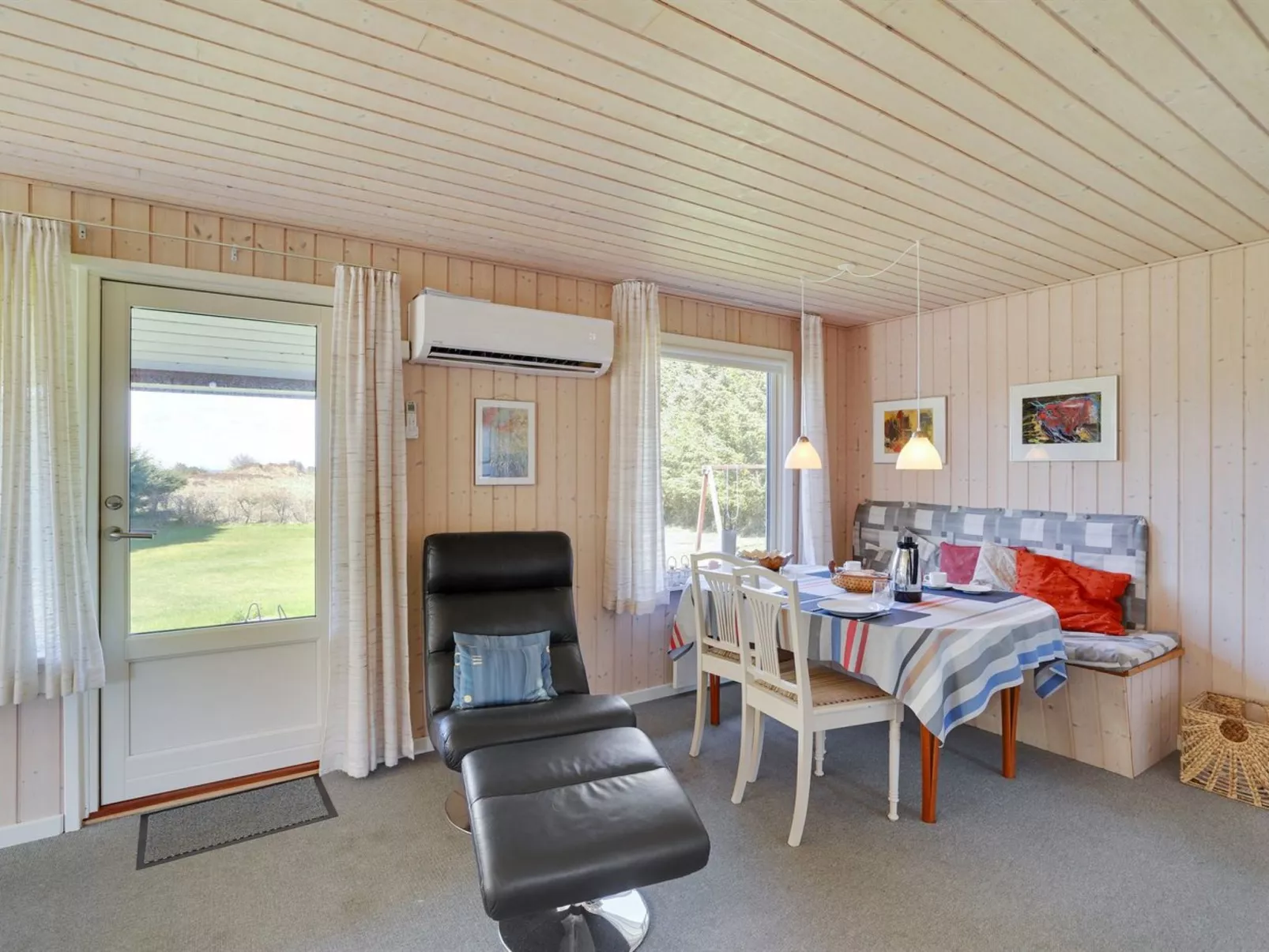 "Josefiina" - 450m to the fjord-Inside