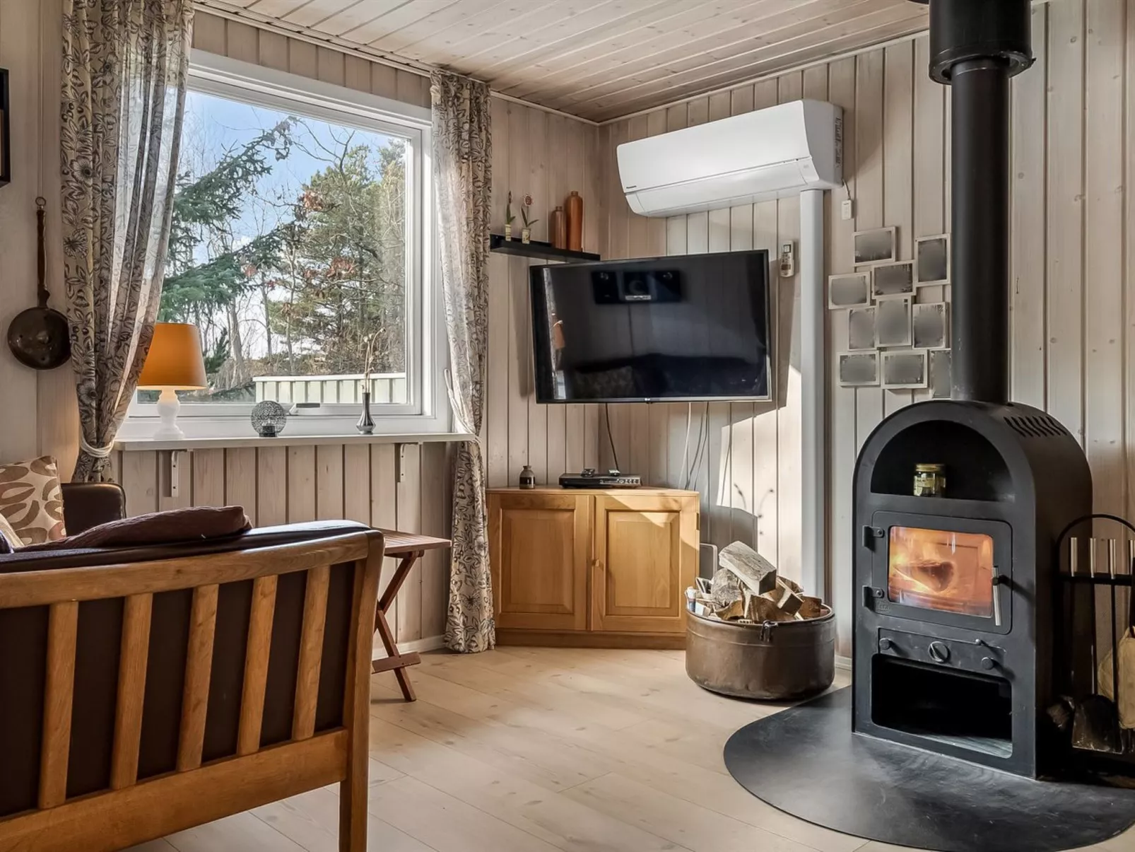 "Karlotta" - 2.2km from the sea-Dedans