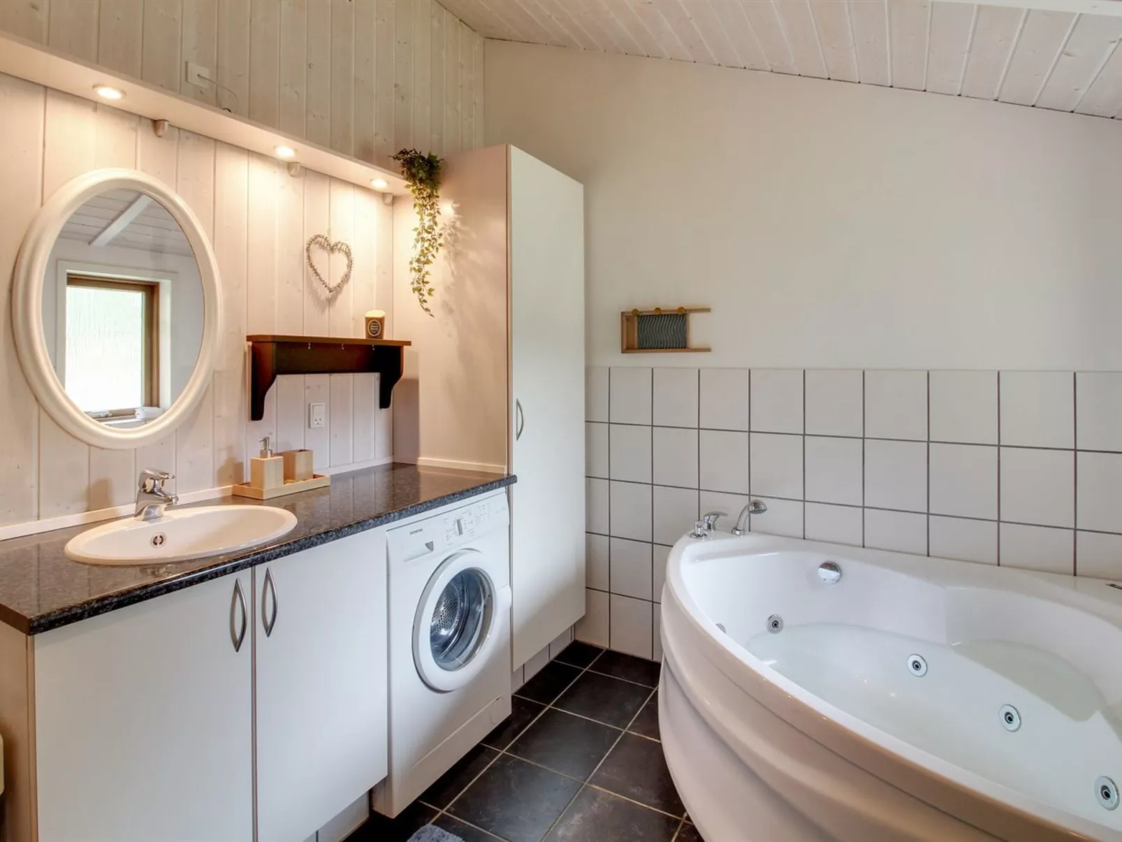 "Arvi" - 30km from the sea-Inside