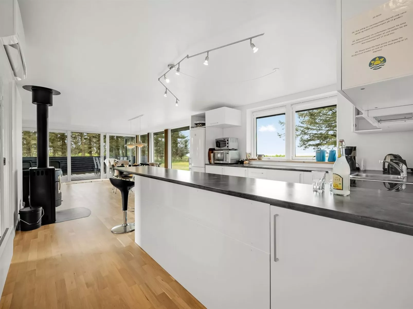 "Aleida" - 100m to the fjord-Inside