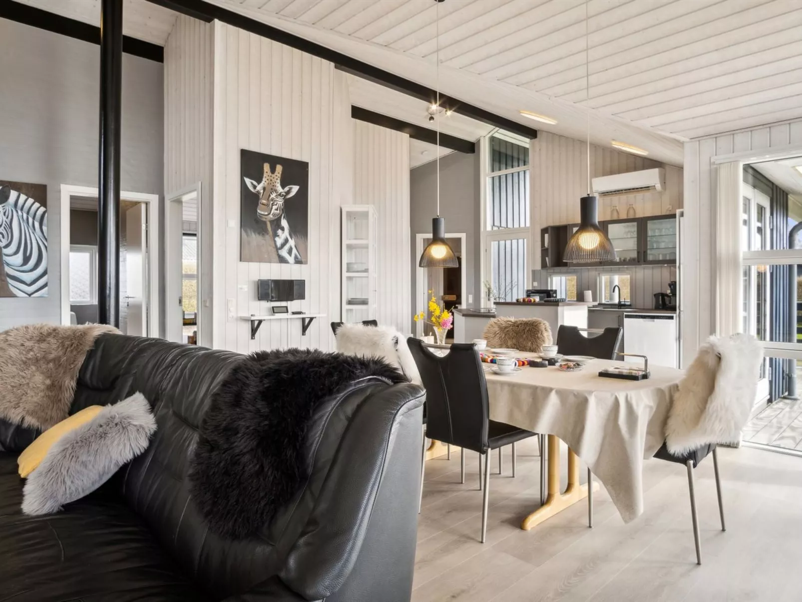 "Sylvana" - 400m from the sea-Inside