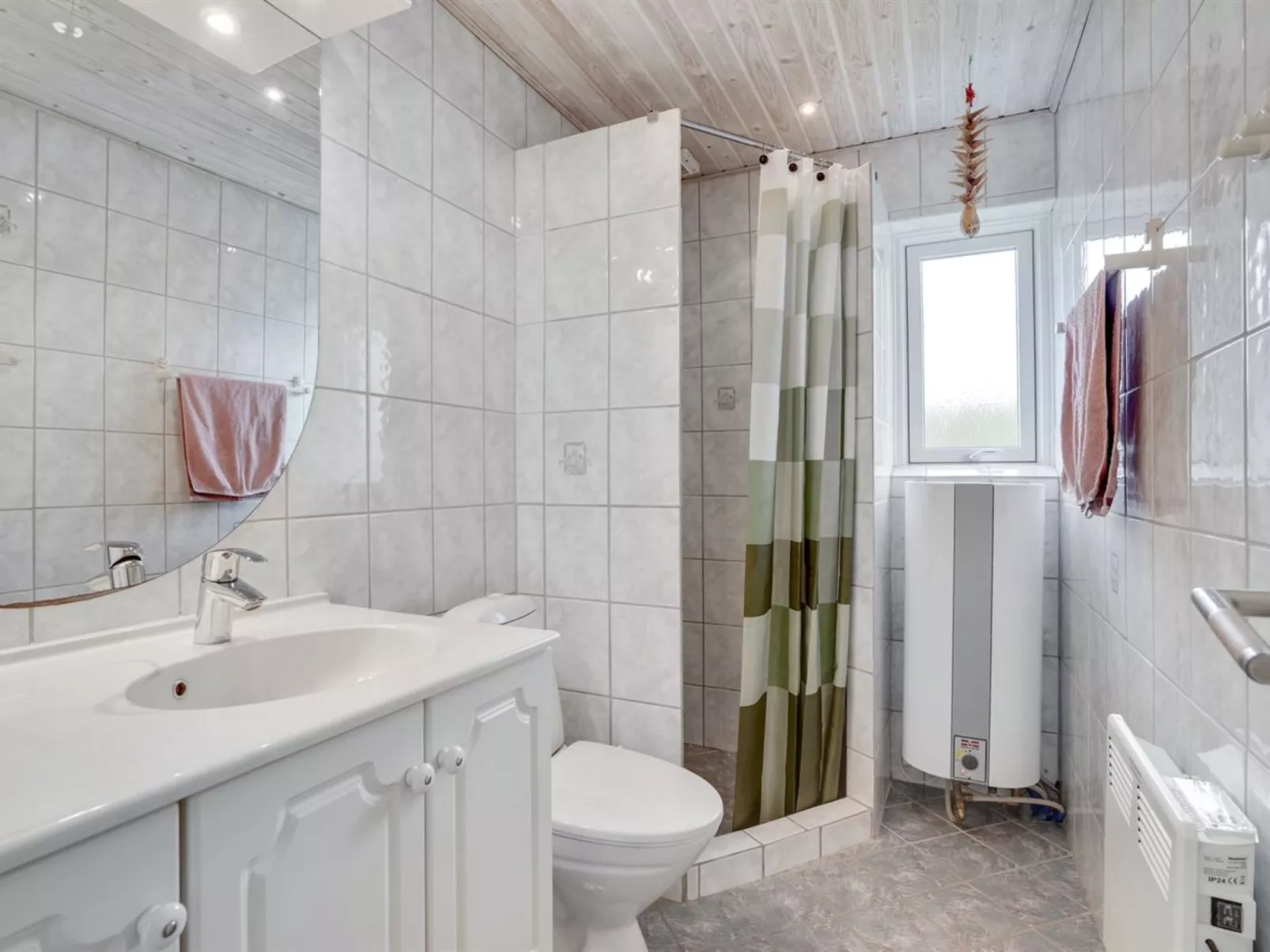 "Haklang" - 200m from the sea-Drinnen