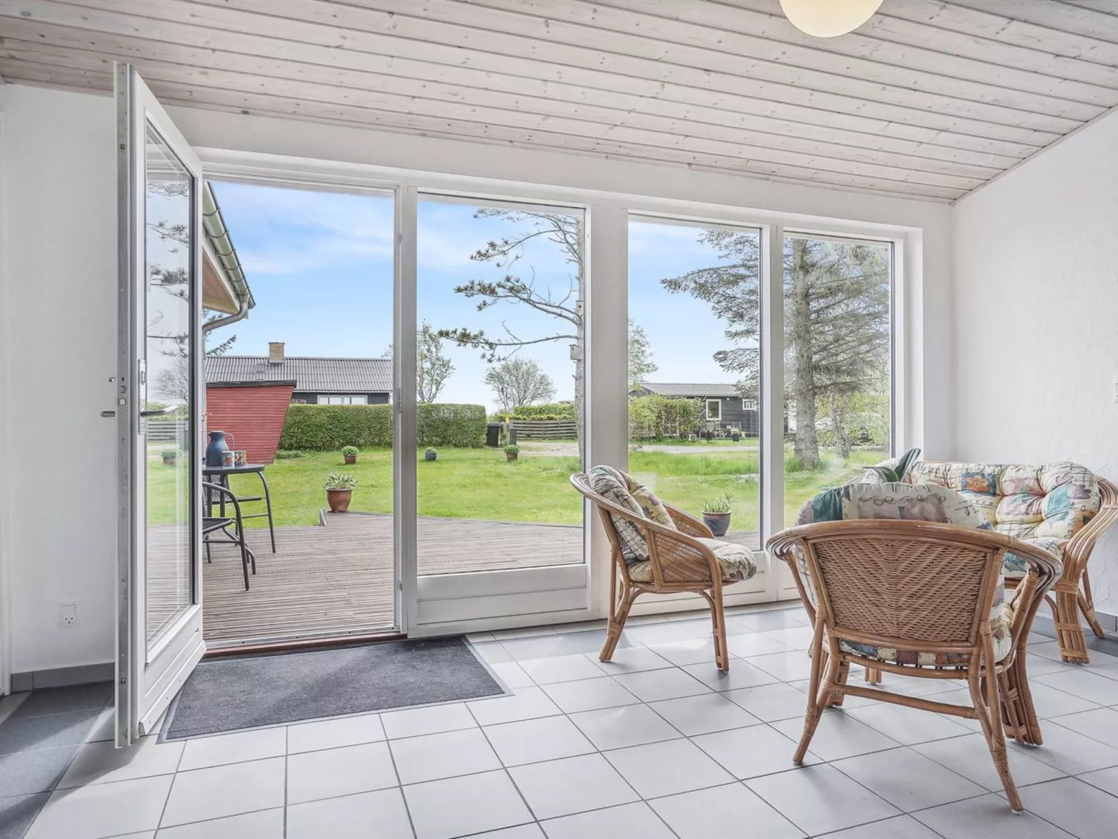 "Rayla" - 150m from the sea-Inside