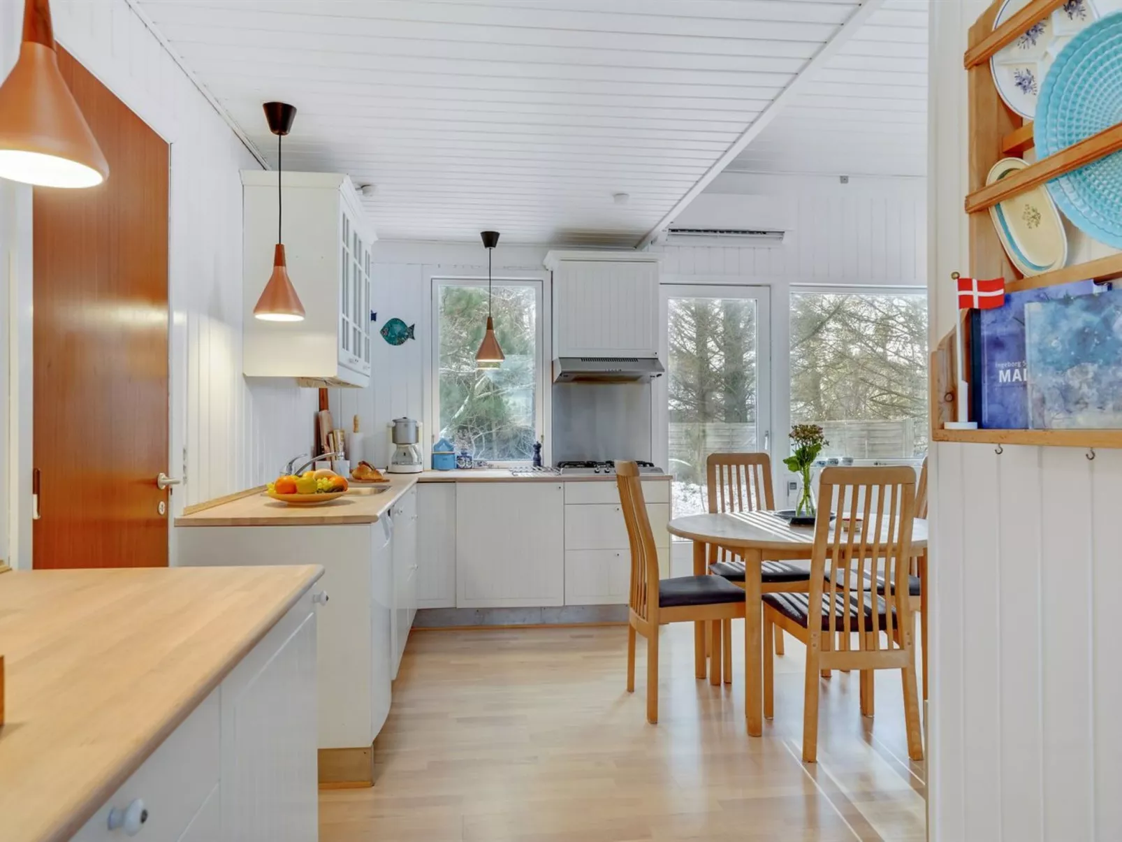 "Freda" - 100m to the fjord-Inside