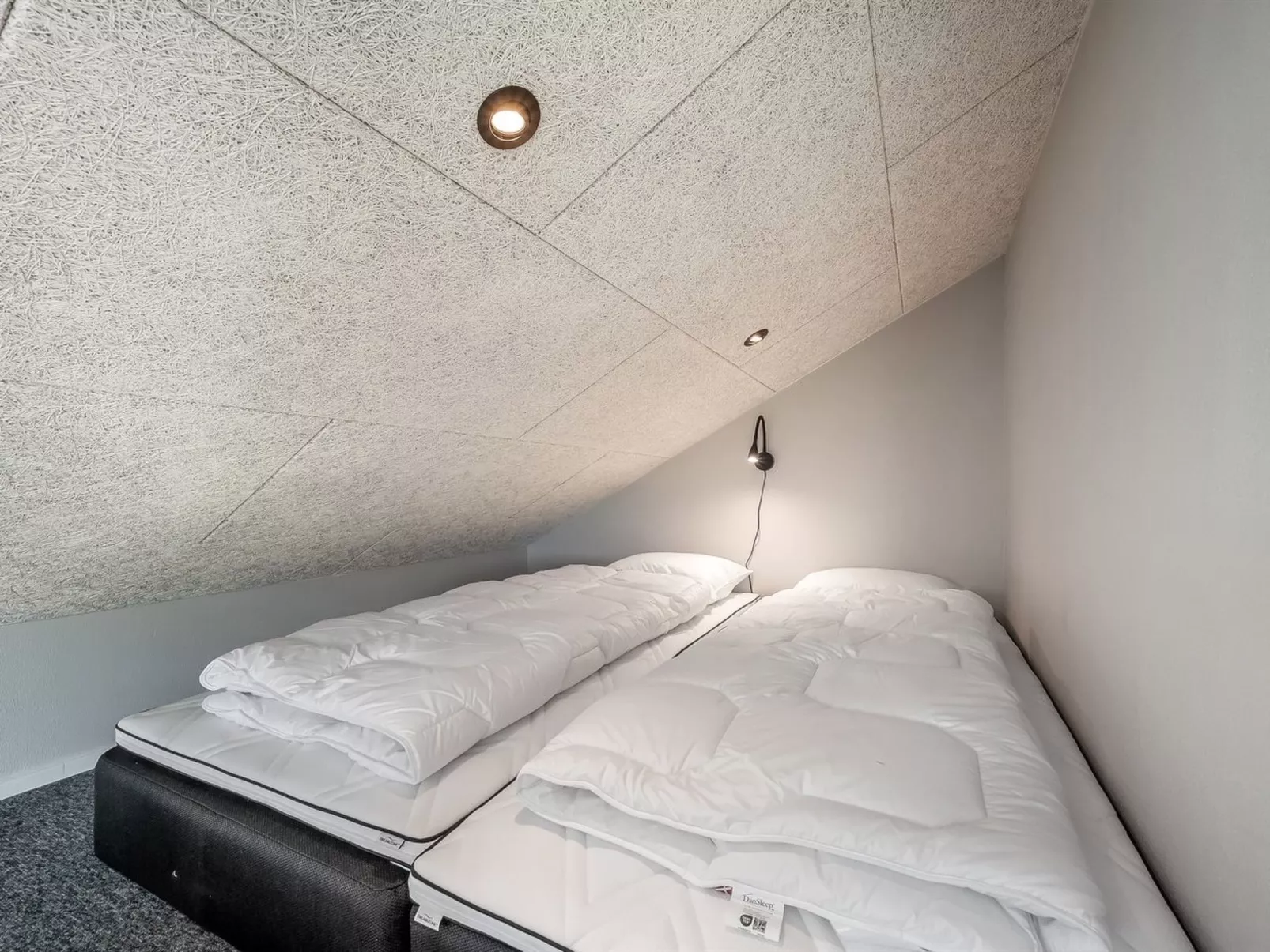 "Måns" - 500m to the fjord-Inside