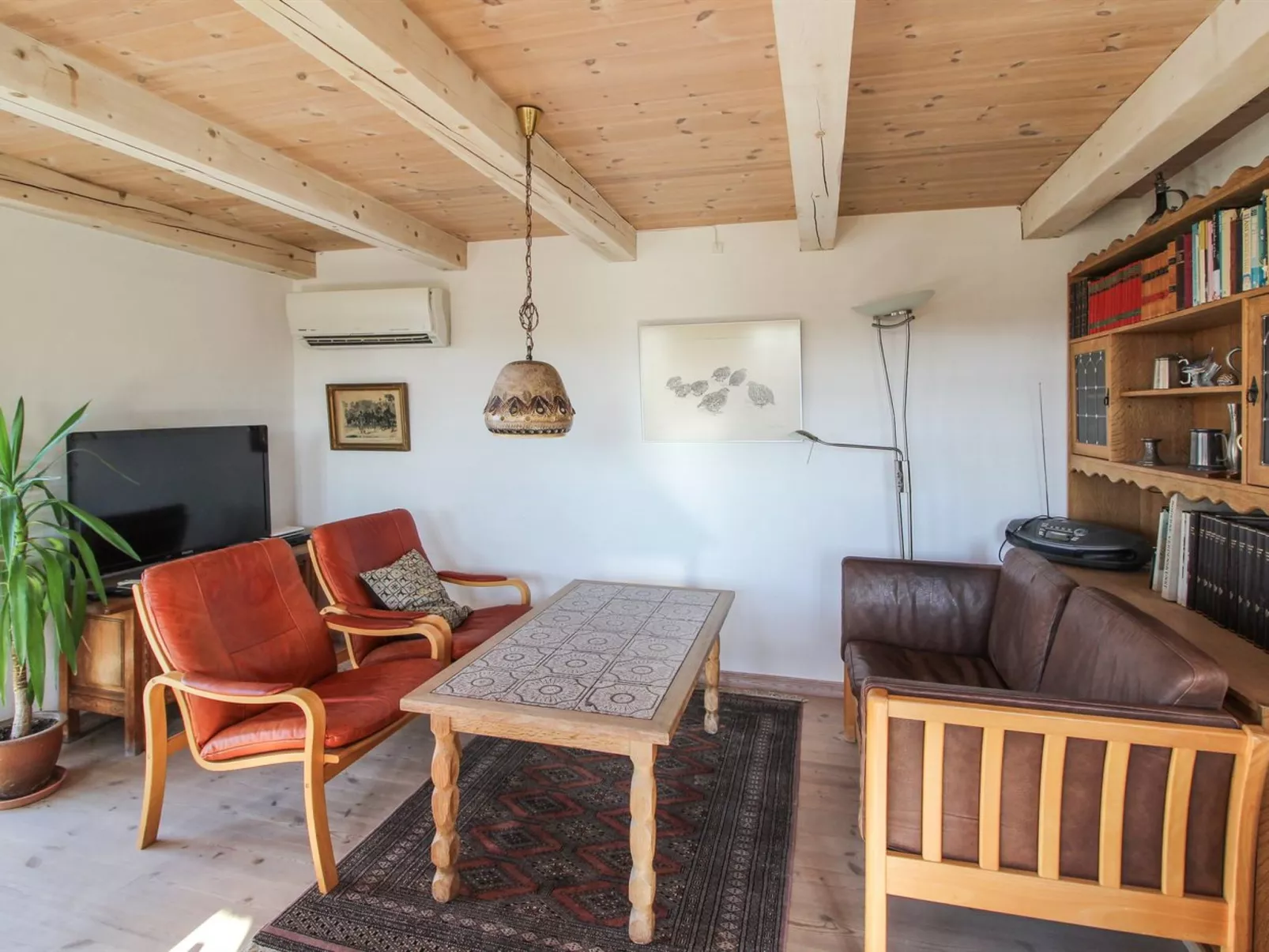 "Eva" - 1.5km to the fjord-Dedans