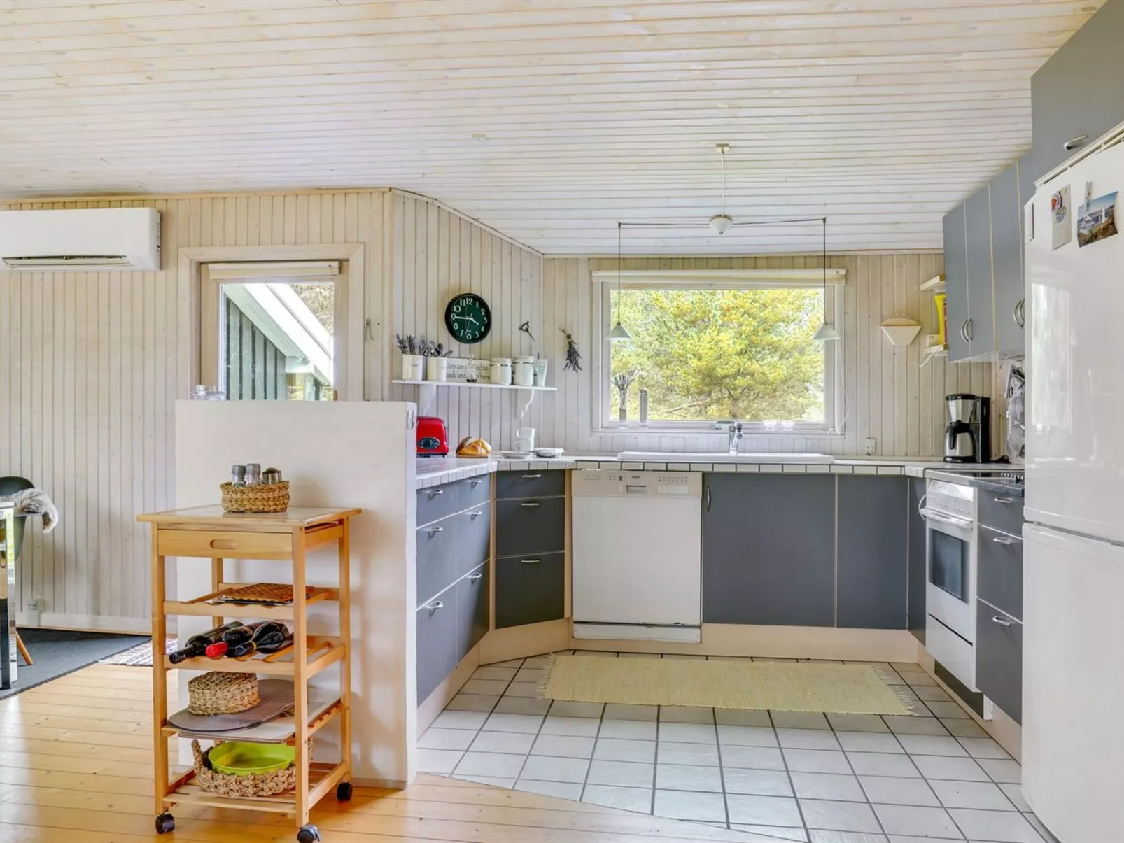 "Gloria" - 2.5km from the sea-Inside