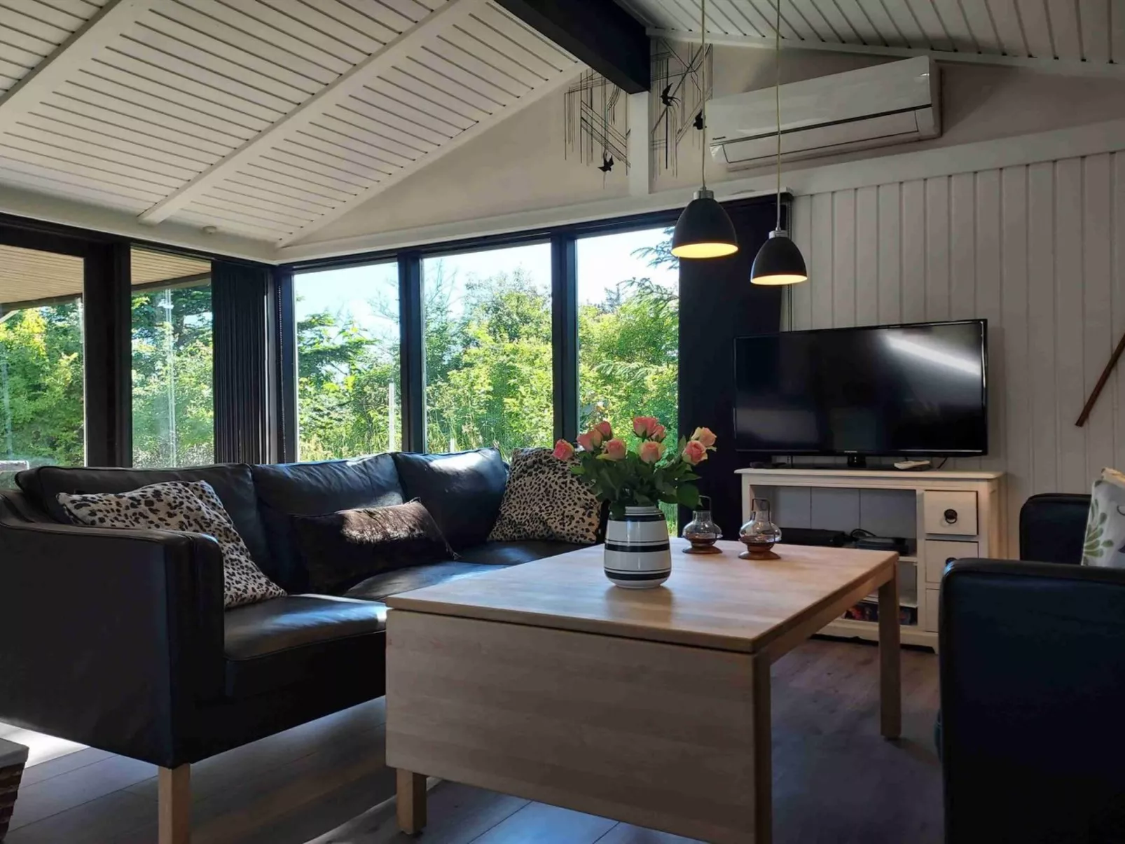 "Avia" - 500m from the sea-Drinnen