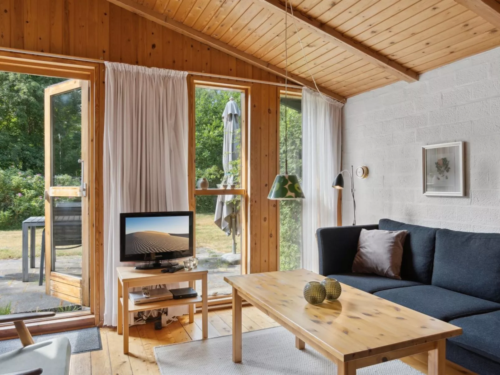 "Matta" - 800m from the sea-Drinnen