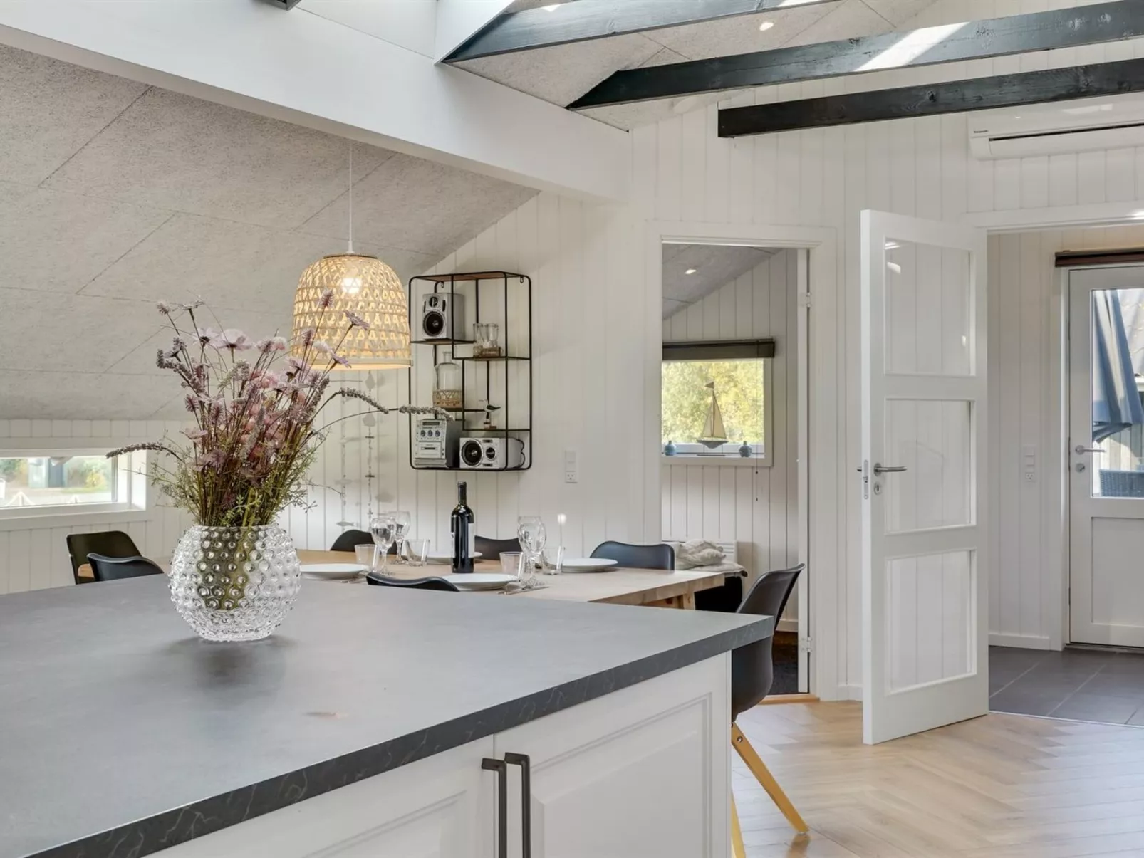 "Ellenora" - 1km from the sea-Inside