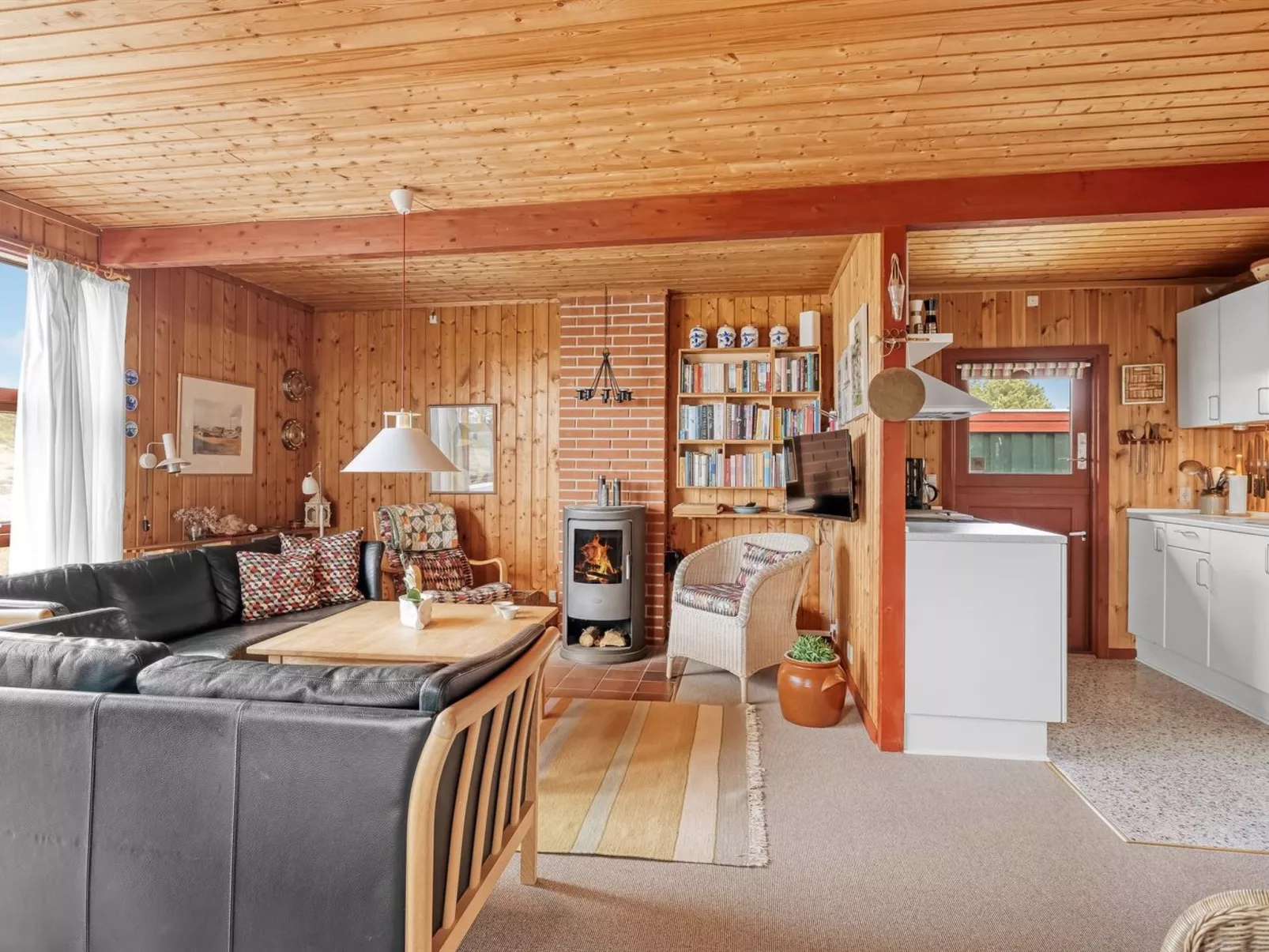 "Larsen" - 900m from the sea-Inside