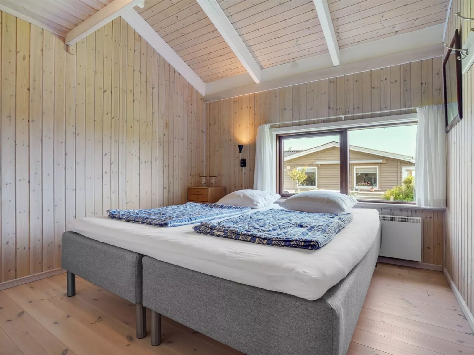 "Gyda" - 100m from the sea-Drinnen