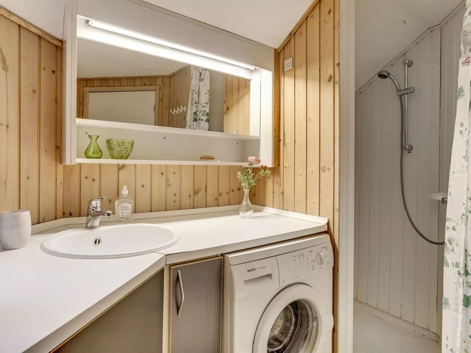 "Gunnie" - 1.1km from the sea-Drinnen