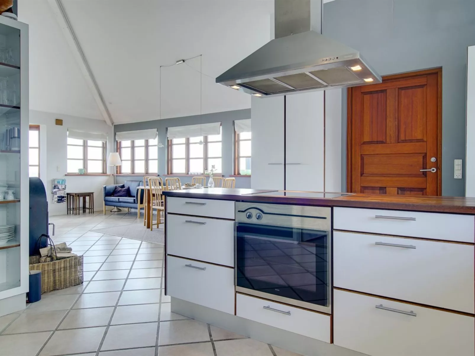 "Botmar" - 10m from the sea-Dedans